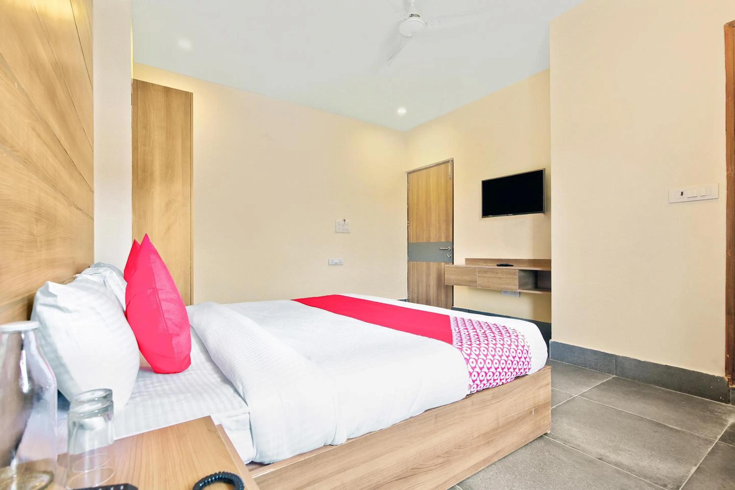 Bedroom, Bed in Super Hotel O Blessings Residency