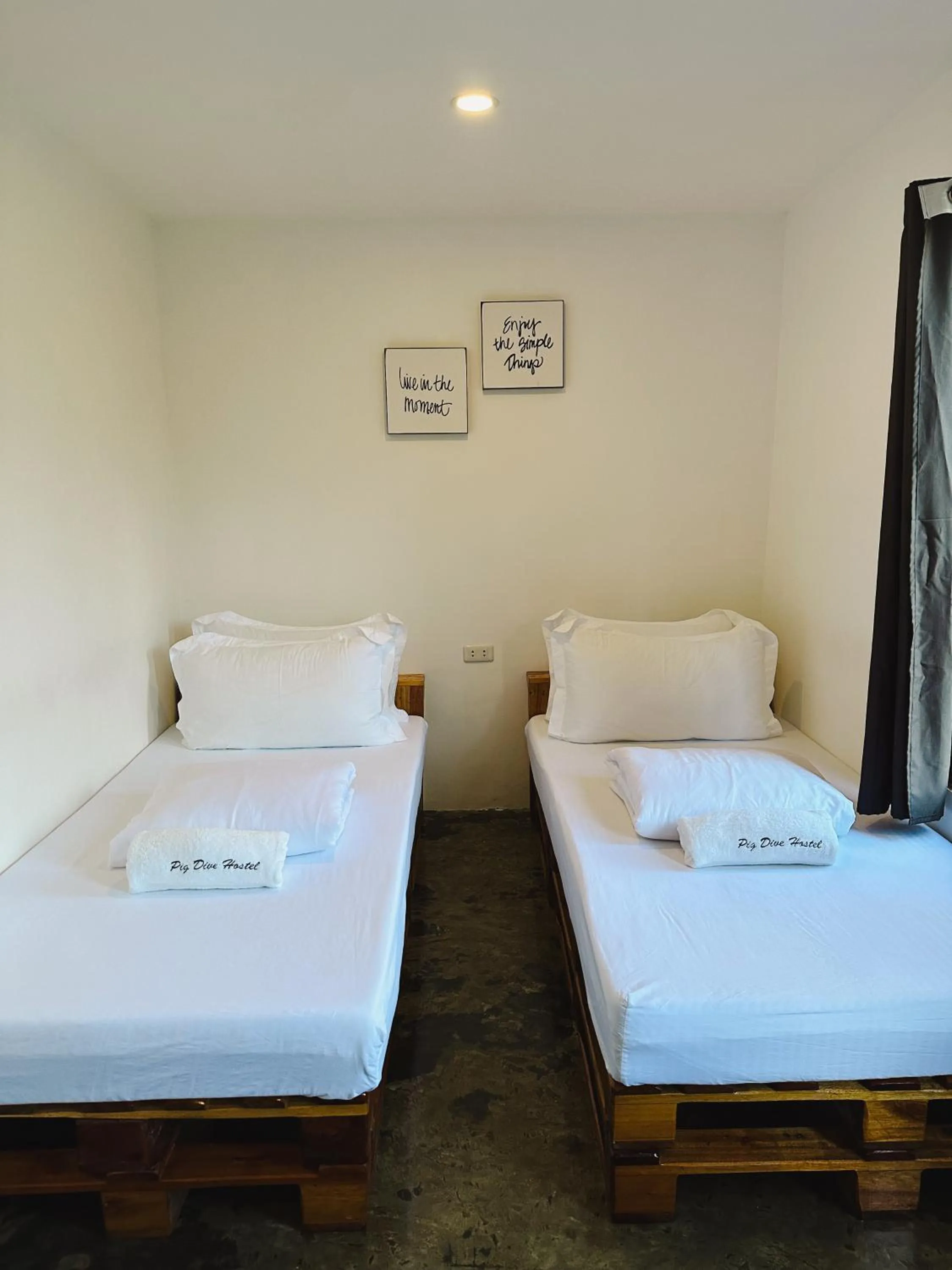 Bed in Pig Dive Hostel Moalboal