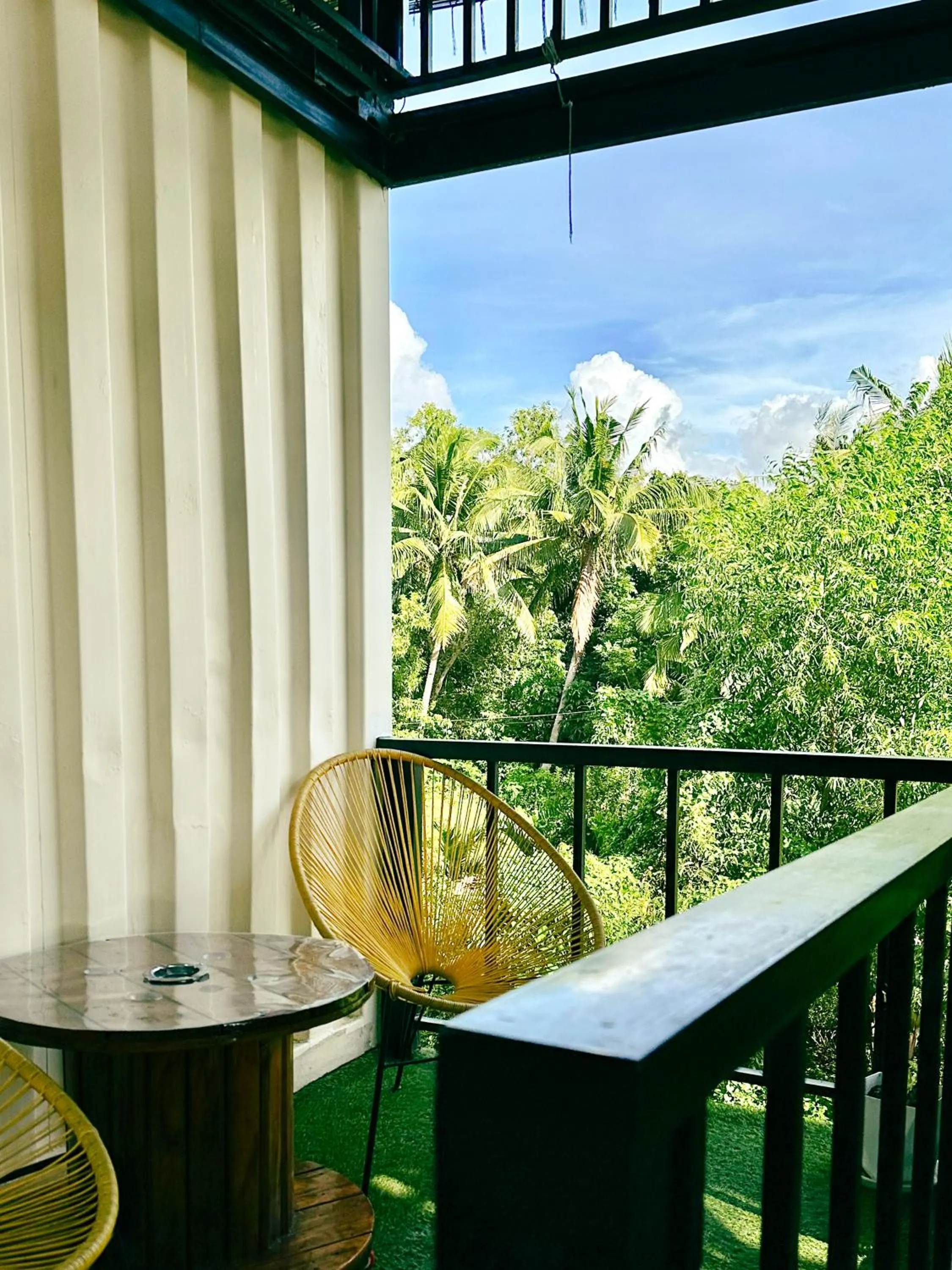 Patio in Pig Dive Hostel Moalboal