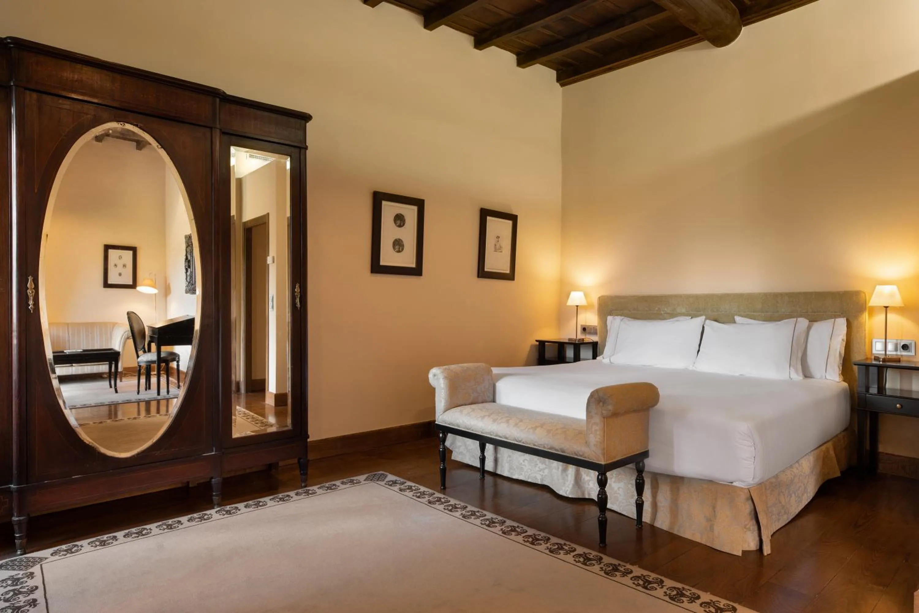Photo of the whole room, Bed in Áurea Palacio de Sober by Eurostars Hotel Company