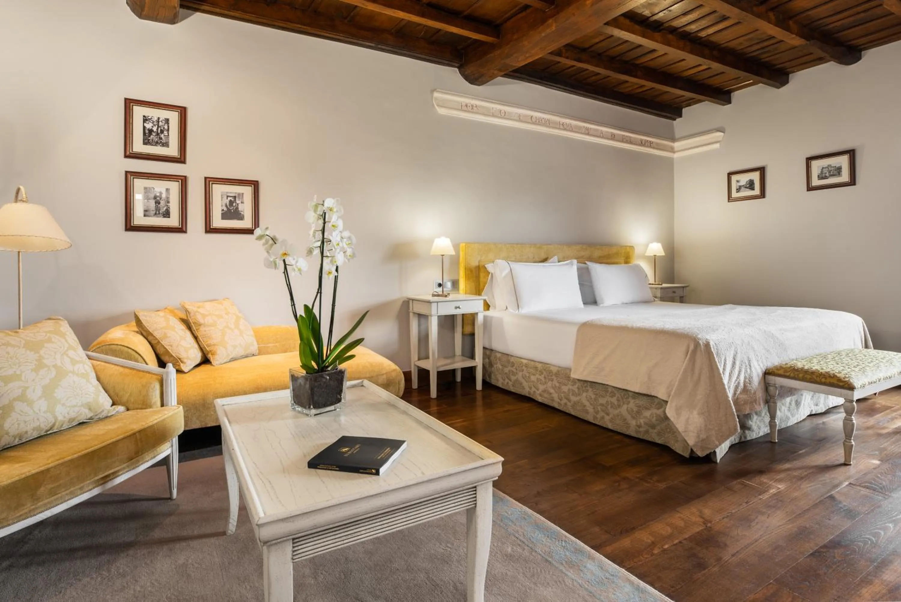 Photo of the whole room, Bed in Áurea Palacio de Sober by Eurostars Hotel Company