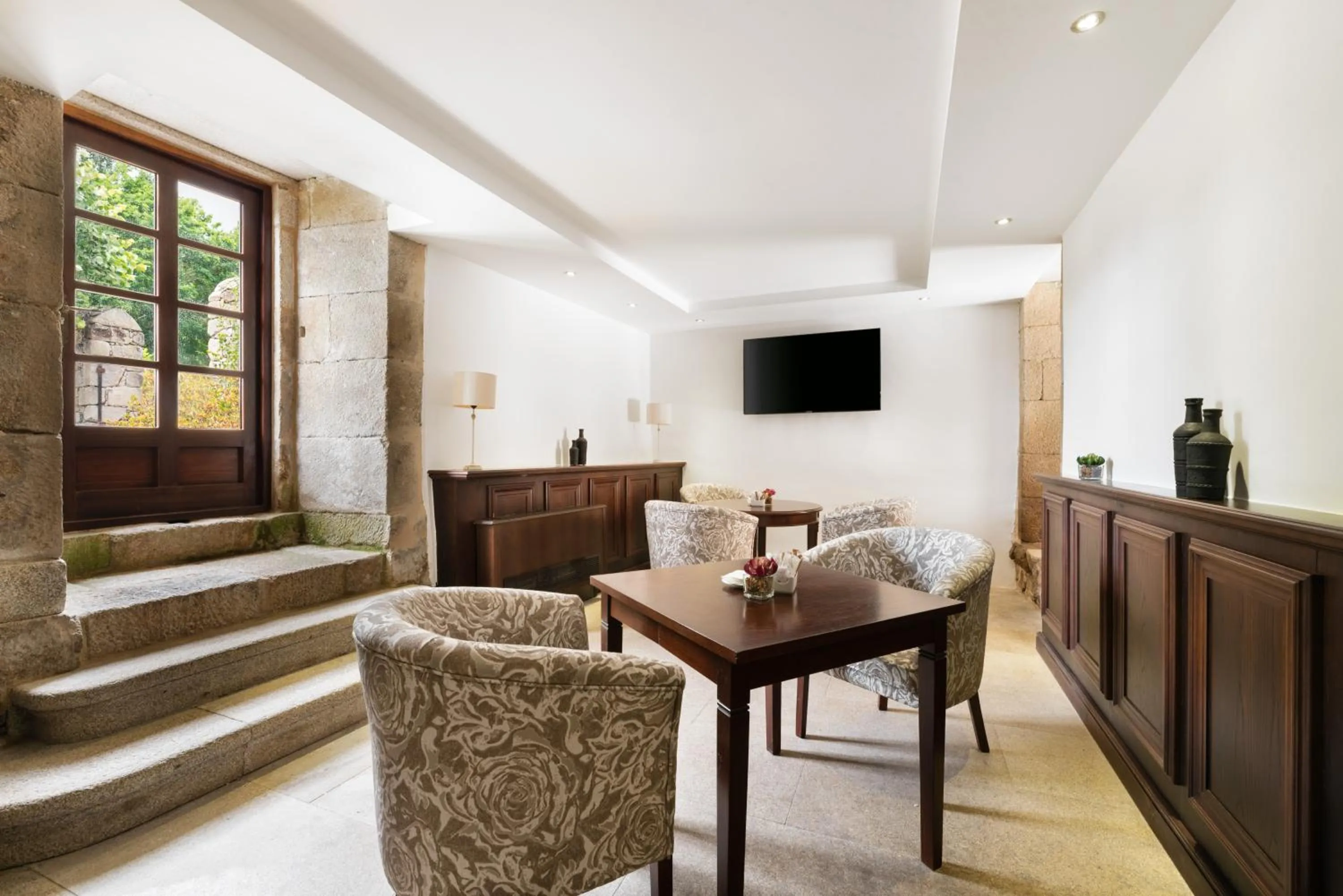 Seating area in Áurea Palacio de Sober by Eurostars Hotel Company