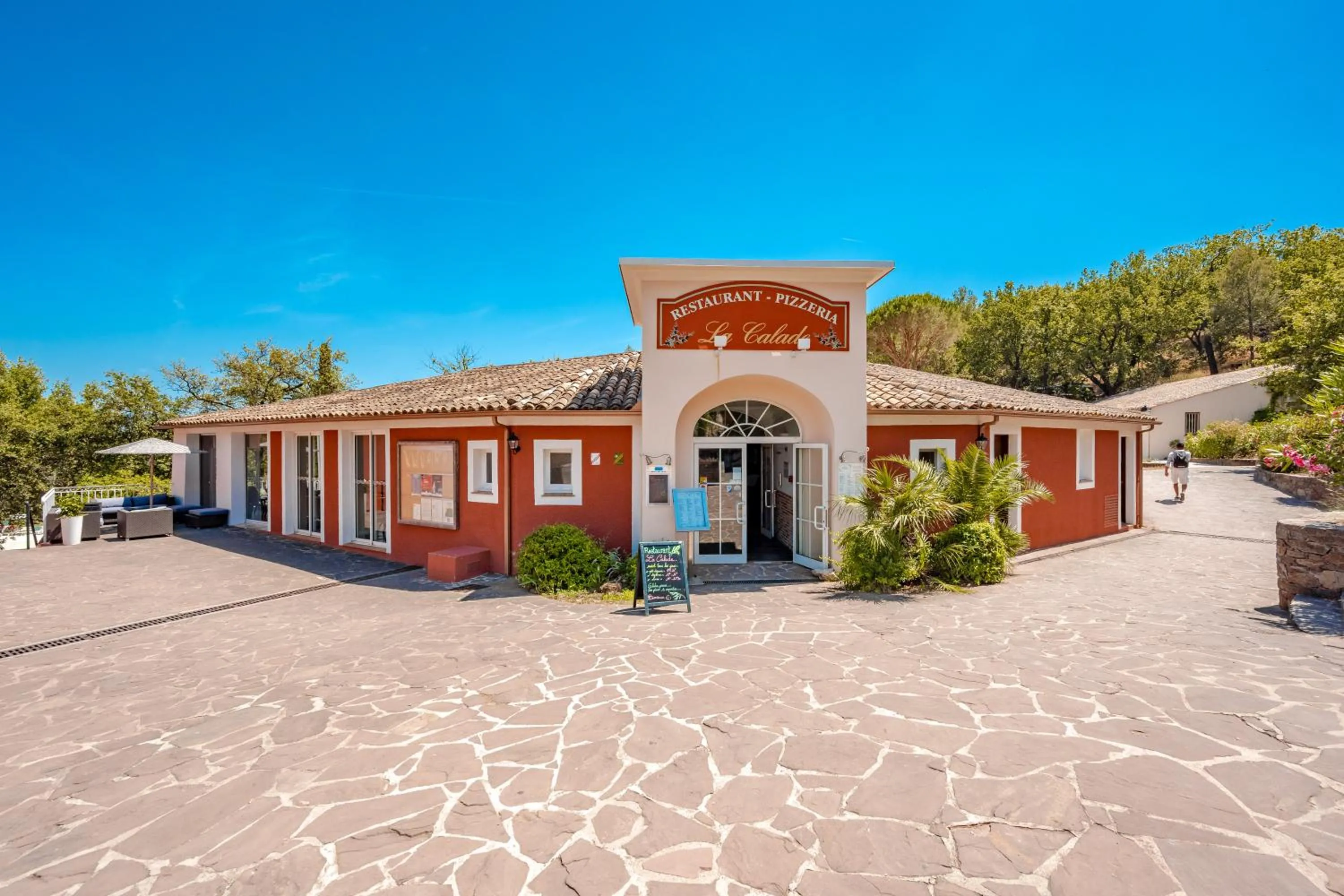 Restaurant/places to eat in Résidence Pierre & Vacances Les Restanques du Golfe de Saint-Tropez