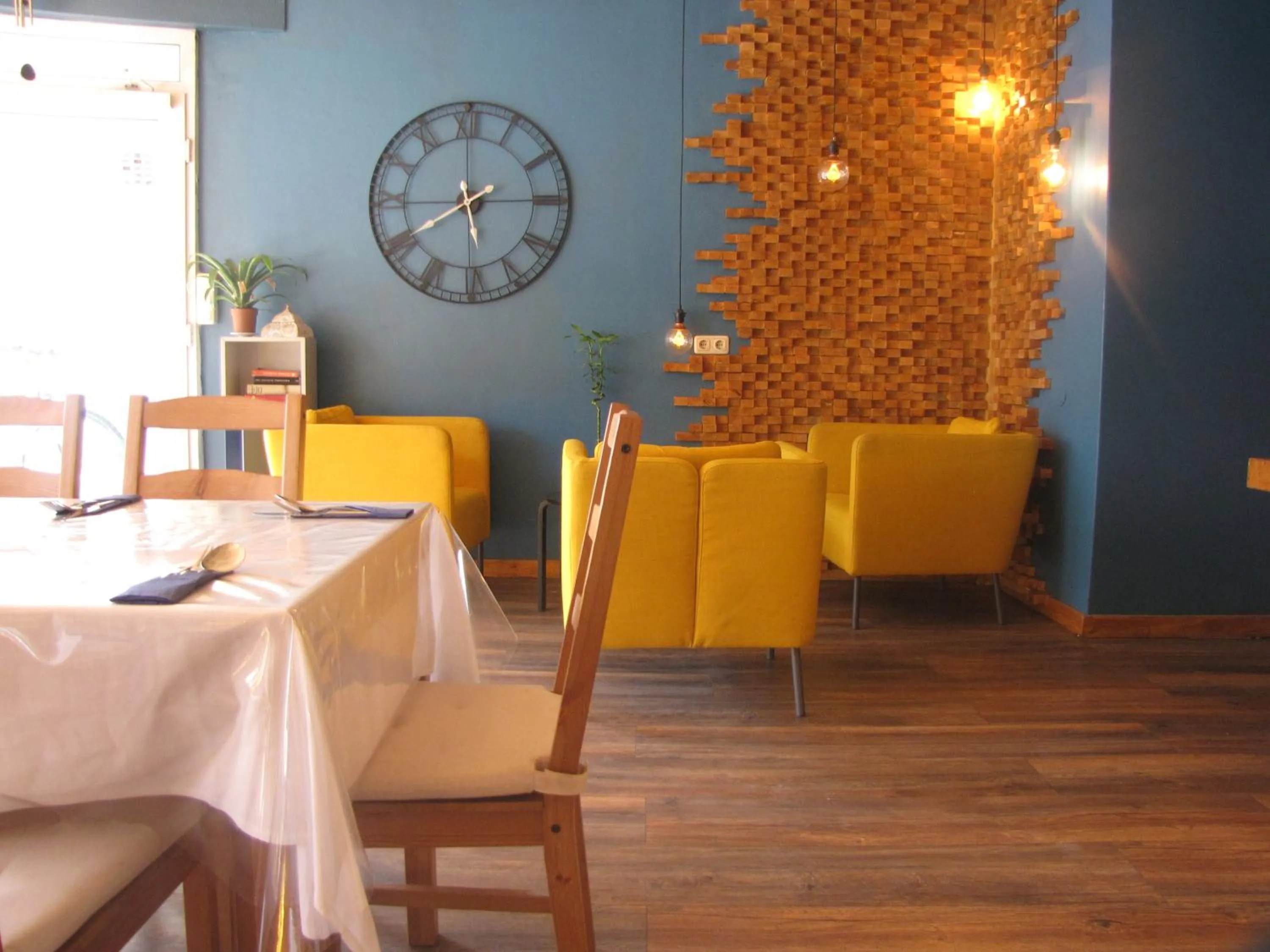 Restaurant/places to eat in Milano Hotel