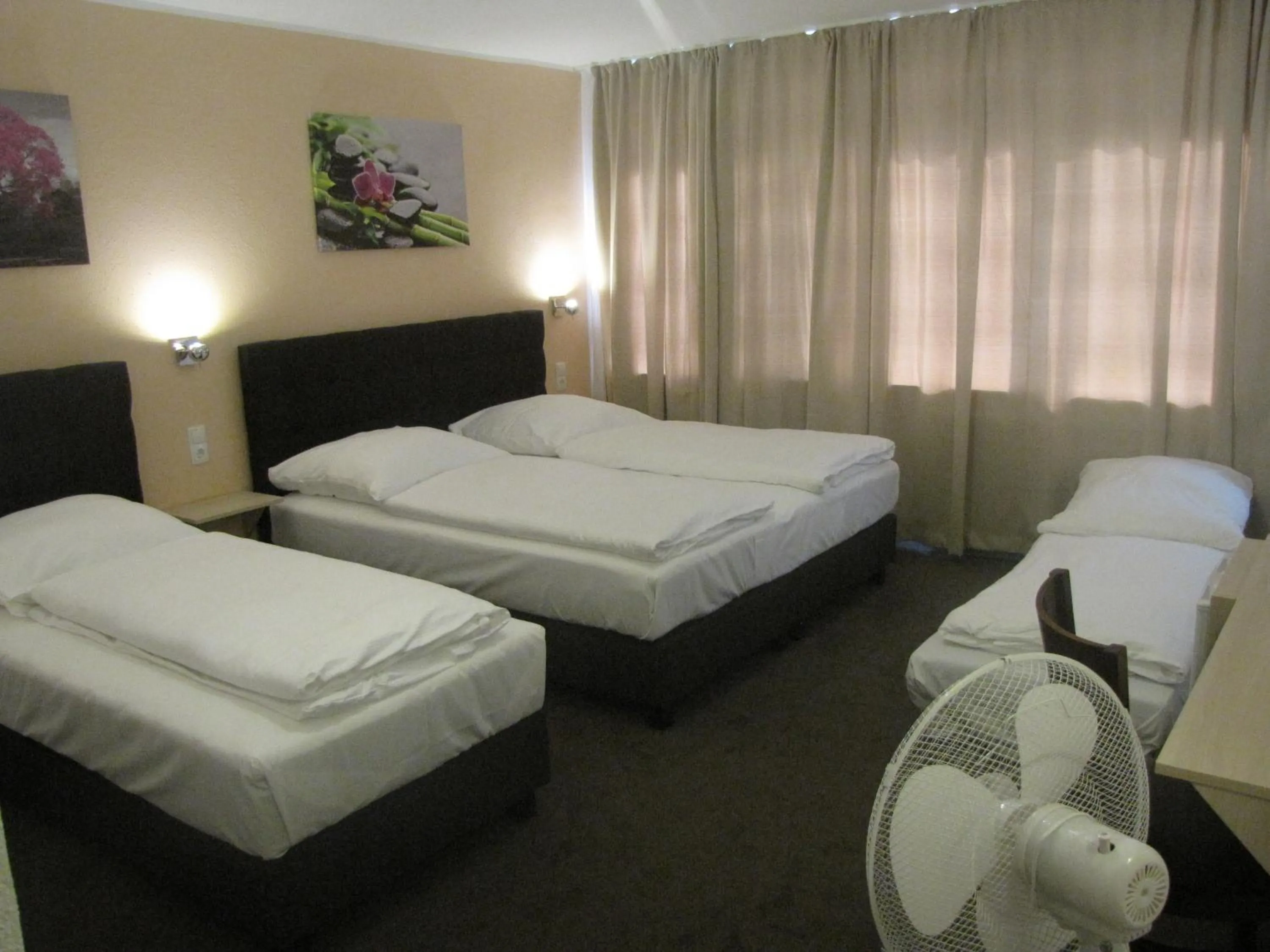 Bed in Milano Hotel