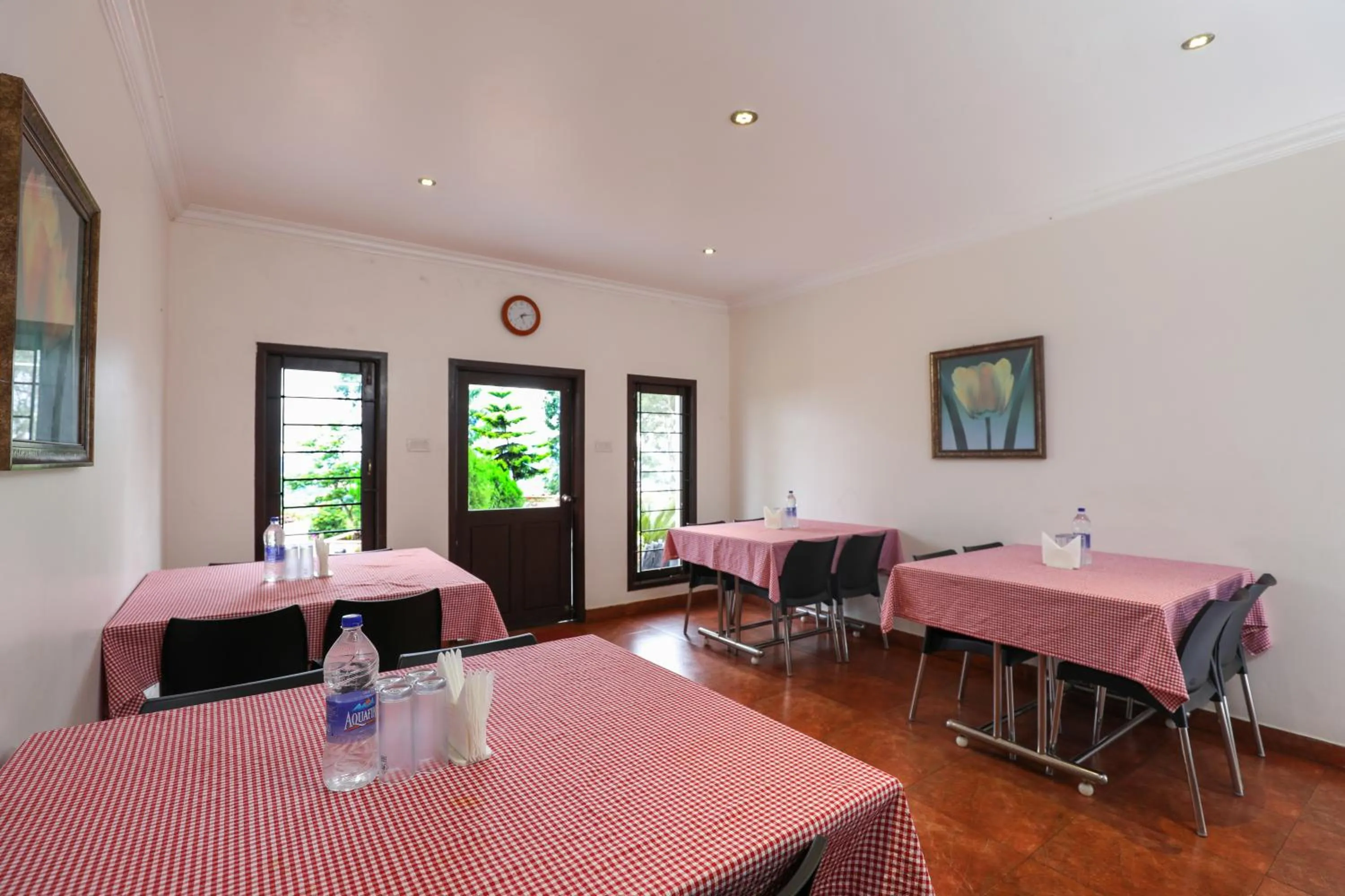 Restaurant/places to eat in Twin Tree