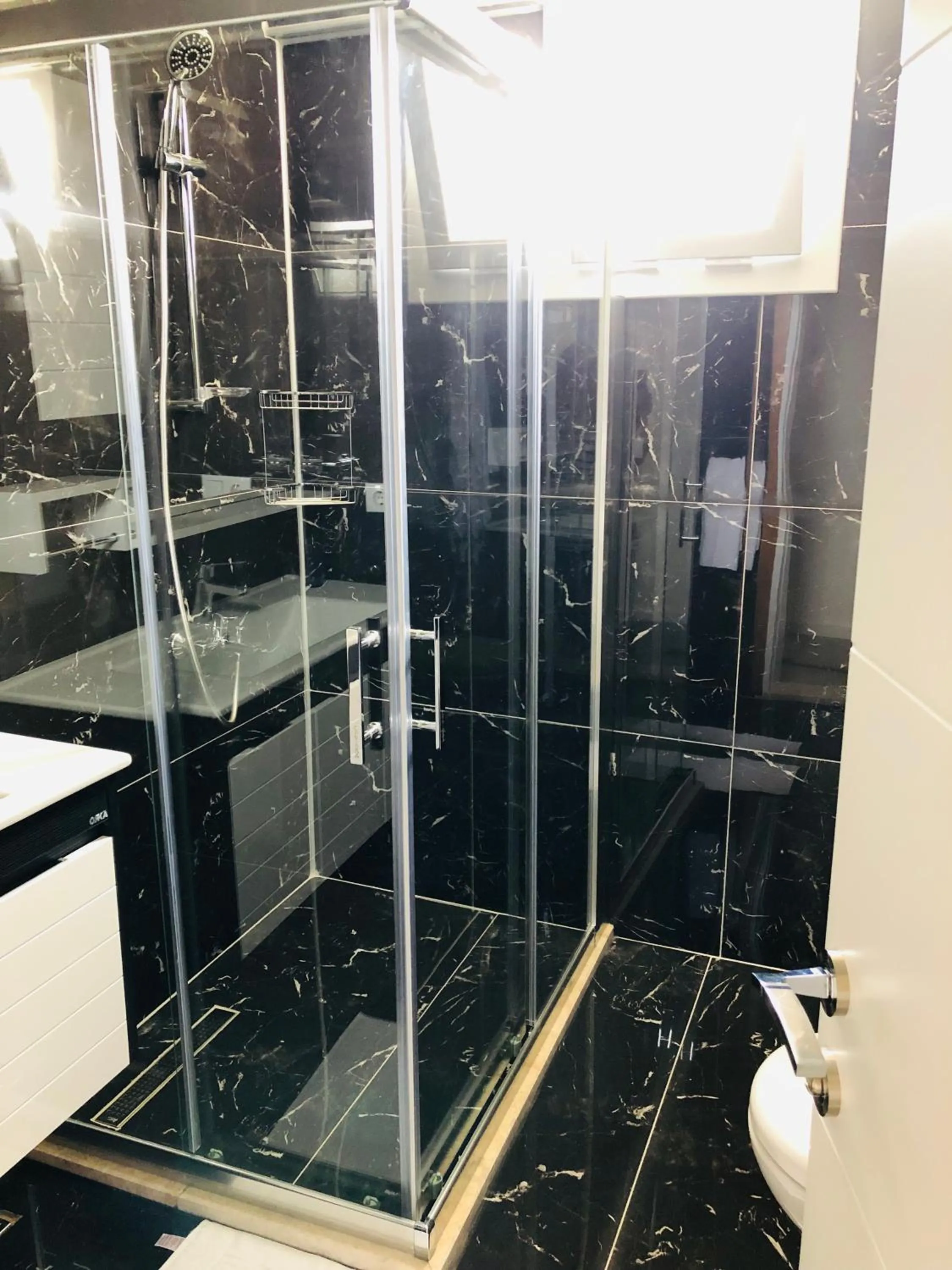 Shower in AdaHan Family Rooms Gocek