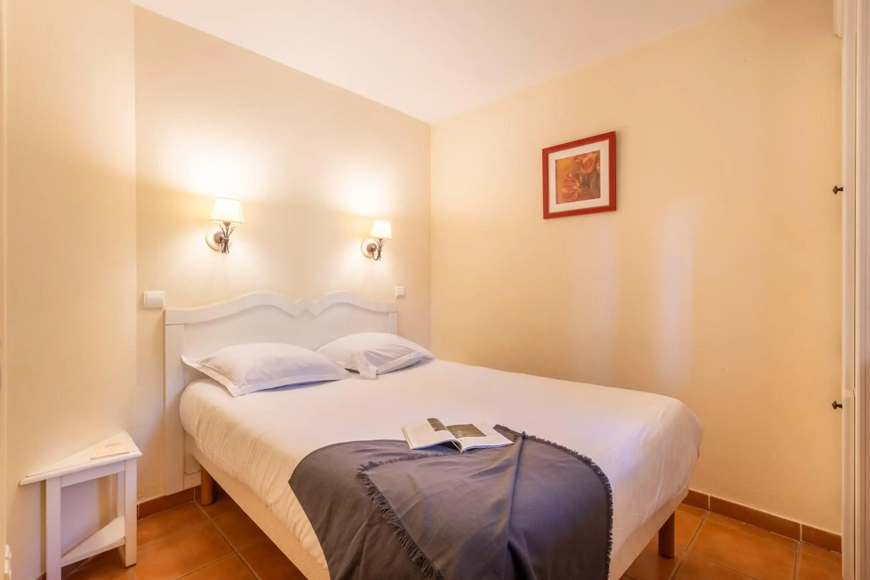 Studio with Sleeping Alcove and Terrace or Balcony (4 People) in Village Pierre & Vacances Pont Royal en Provence Studio with Sleeping Alcove and Terrace or Balcony (4 People) in Village Pierre & Vacances Pont Royal en Provence