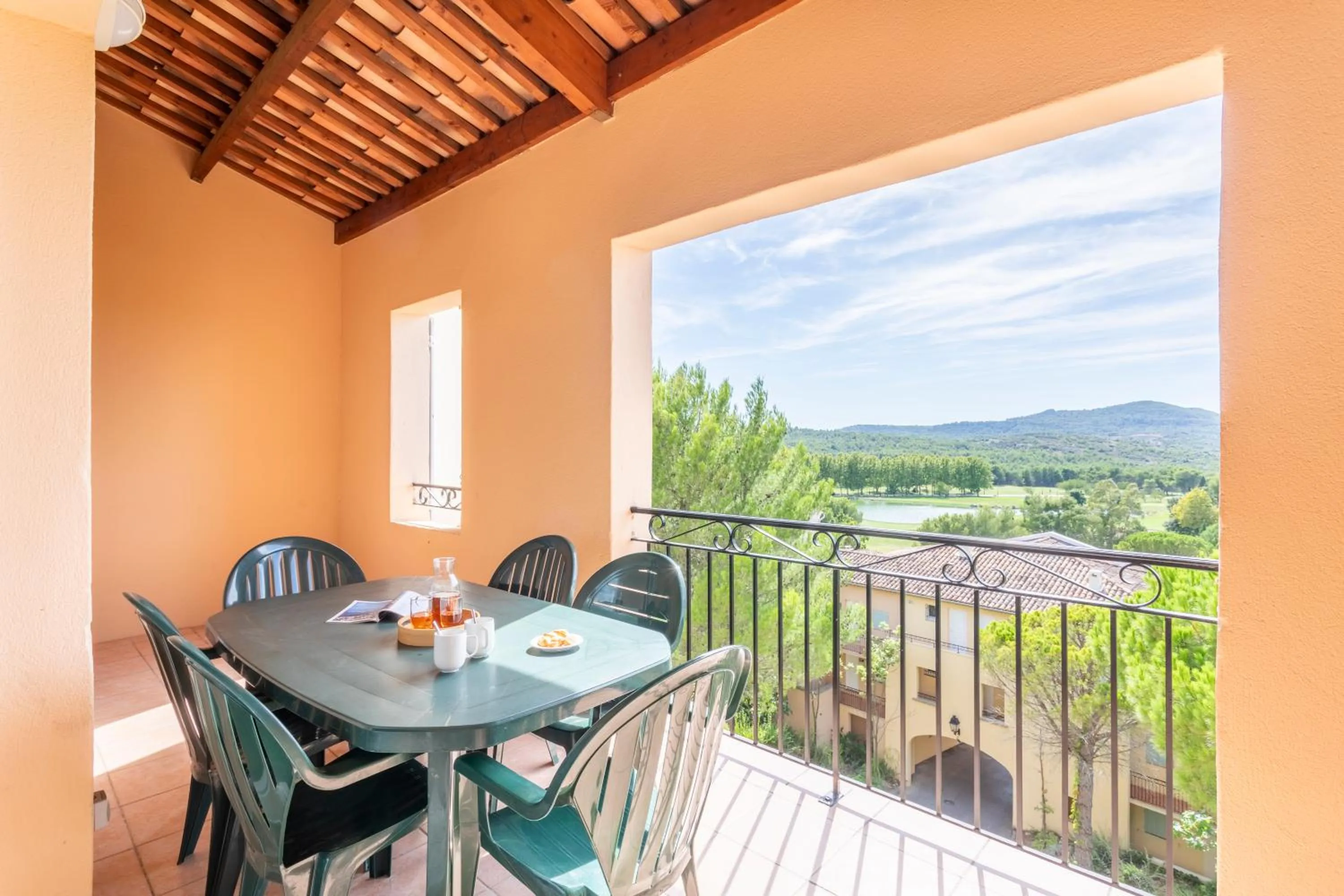 Property building in Village Pierre & Vacances Pont Royal en Provence