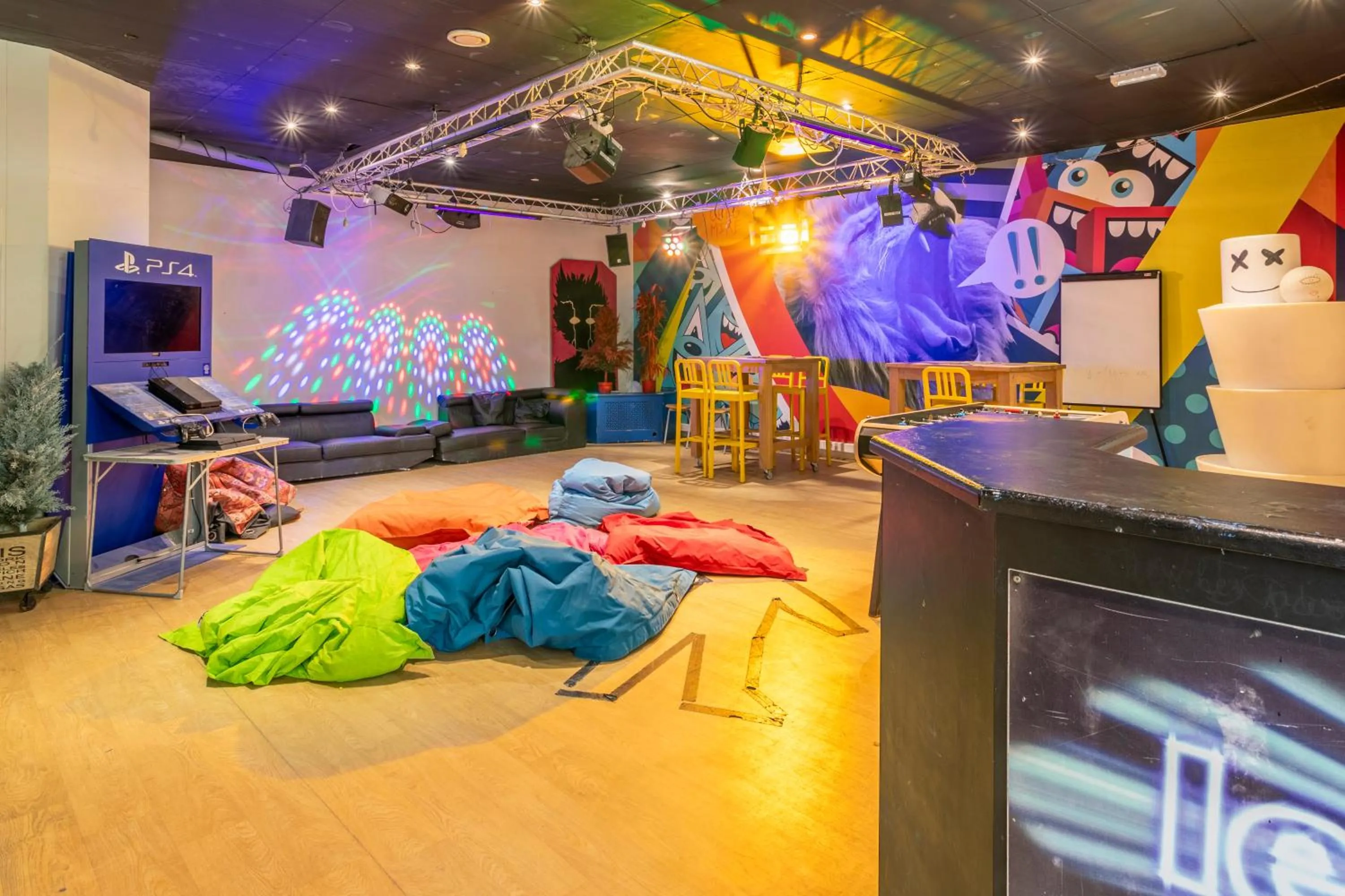 Communal lounge/ TV room in Village Pierre & Vacances Pont Royal en Provence