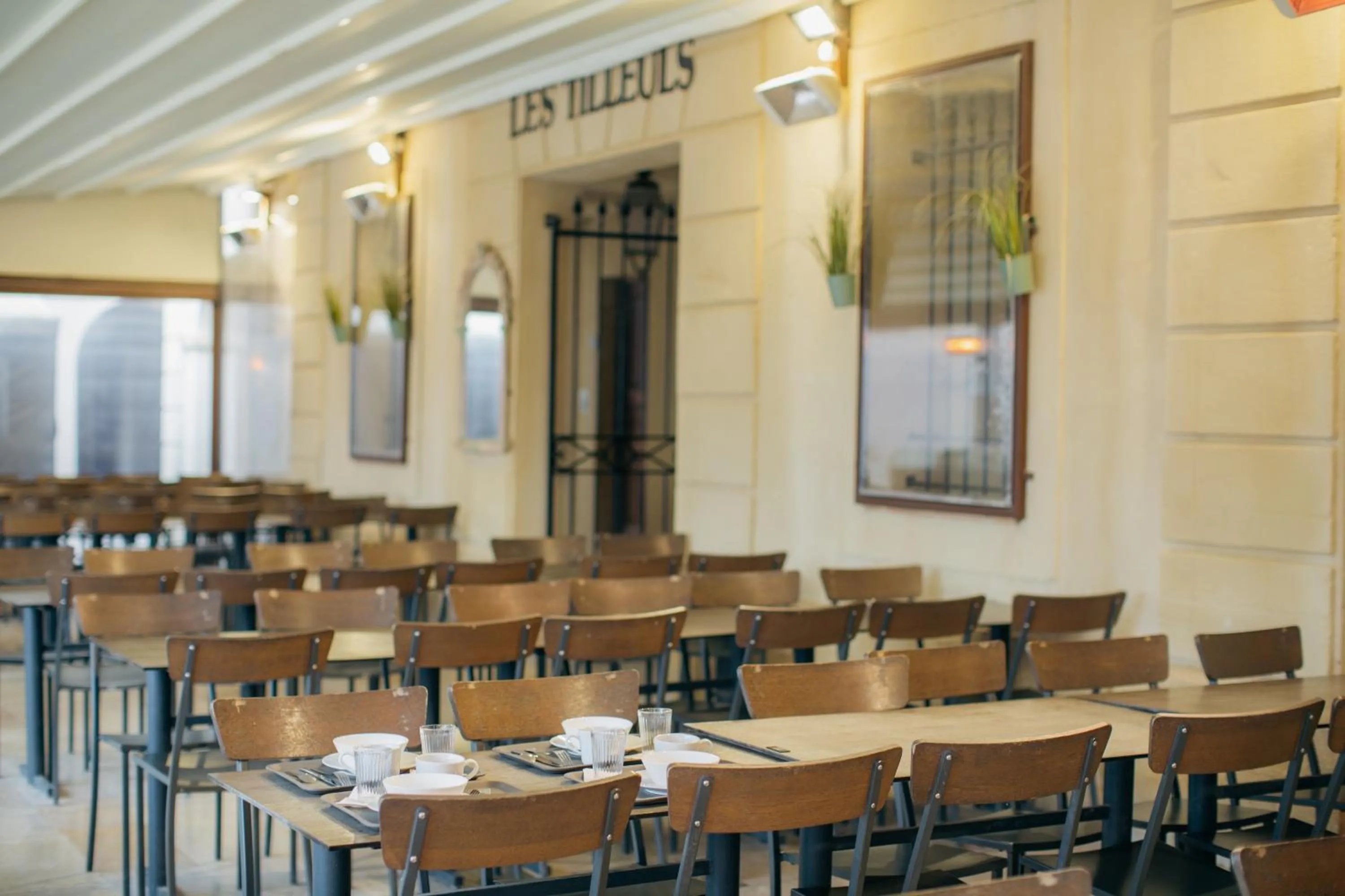 Restaurant/places to eat in Village Pierre & Vacances Pont Royal en Provence