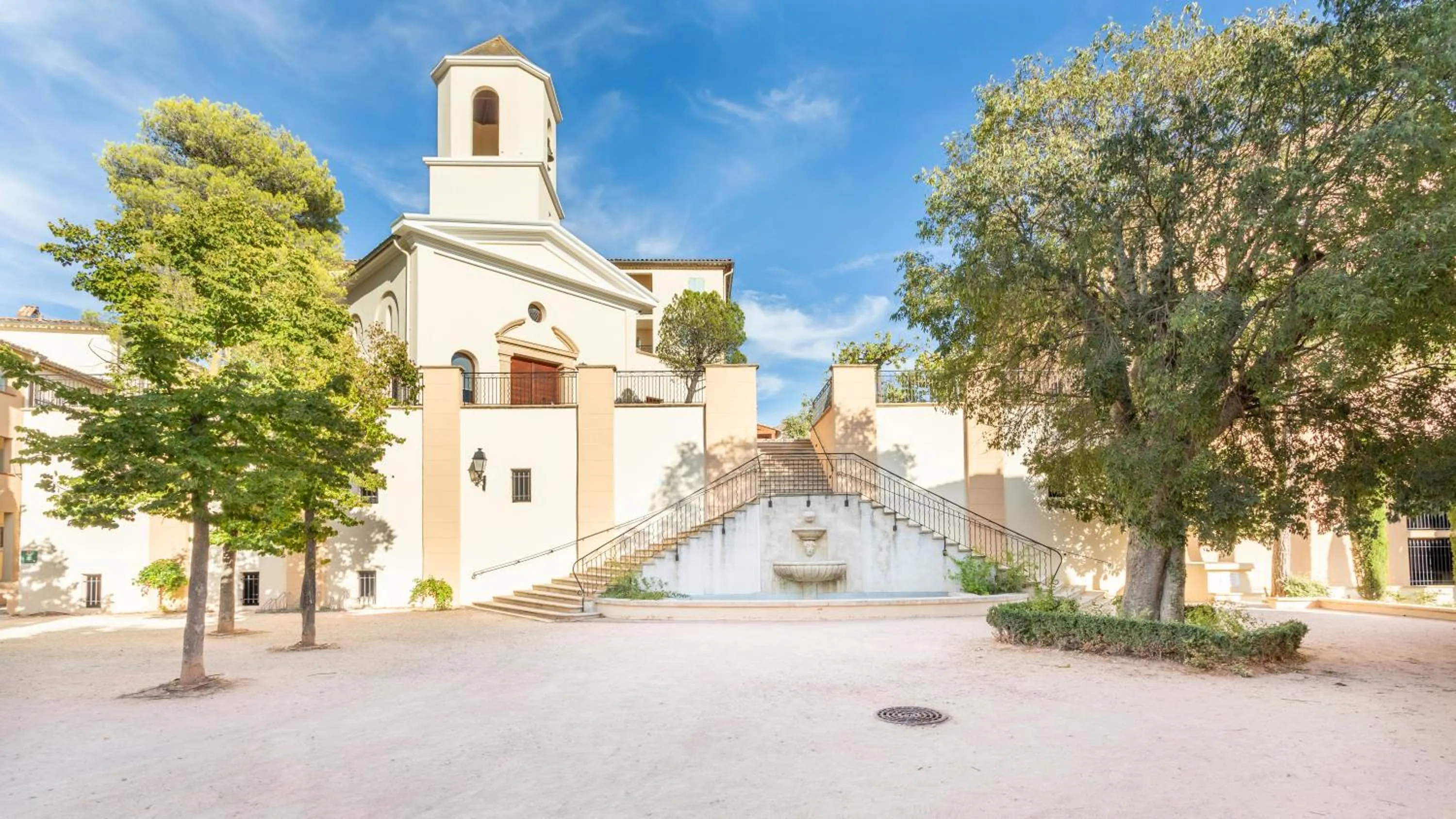 Nearby landmark in Village Pierre & Vacances Pont Royal en Provence