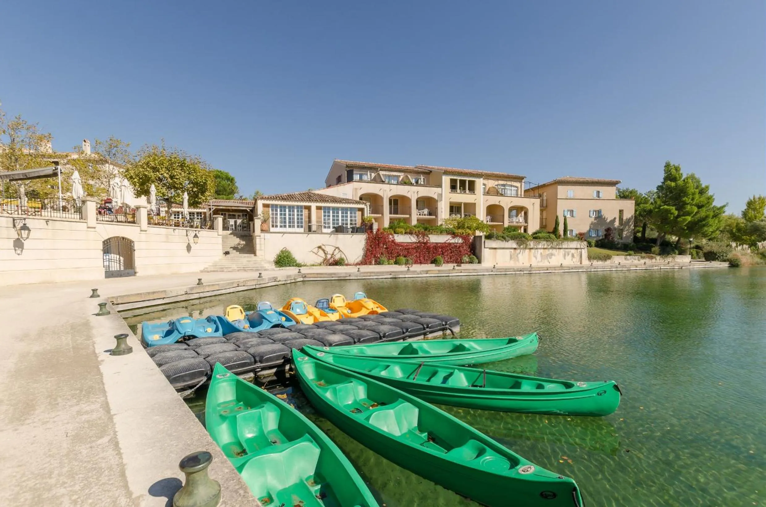 Property building in Village Pierre & Vacances Pont Royal en Provence
