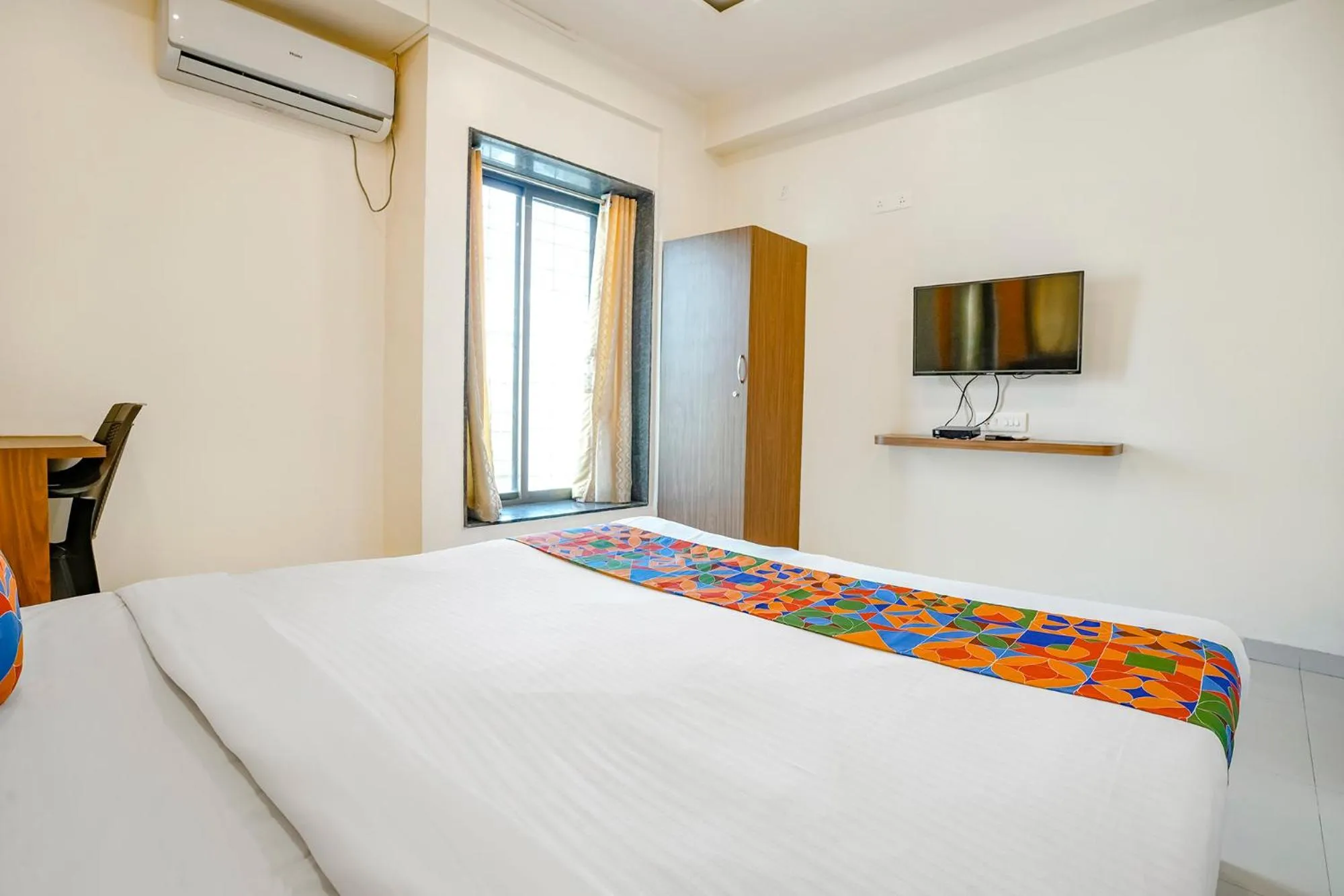 Communal lounge/ TV room, Bed in FabHotel 24 Baner - Nr MCF Camp