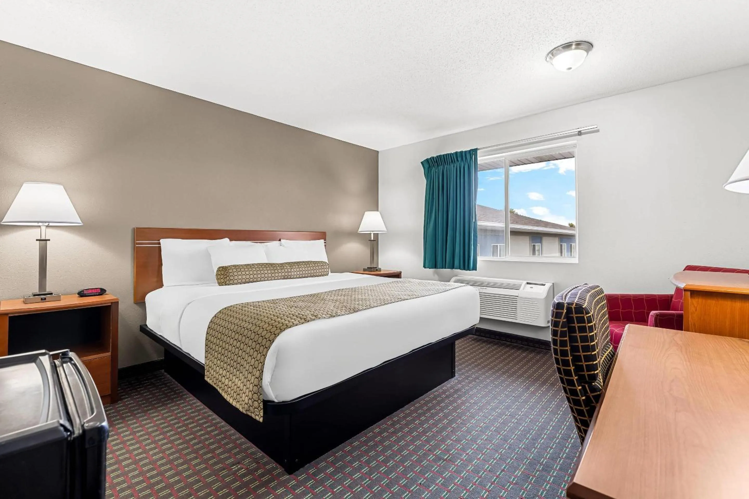 Bedroom, Bed in Rodeway Inn Rapid City North