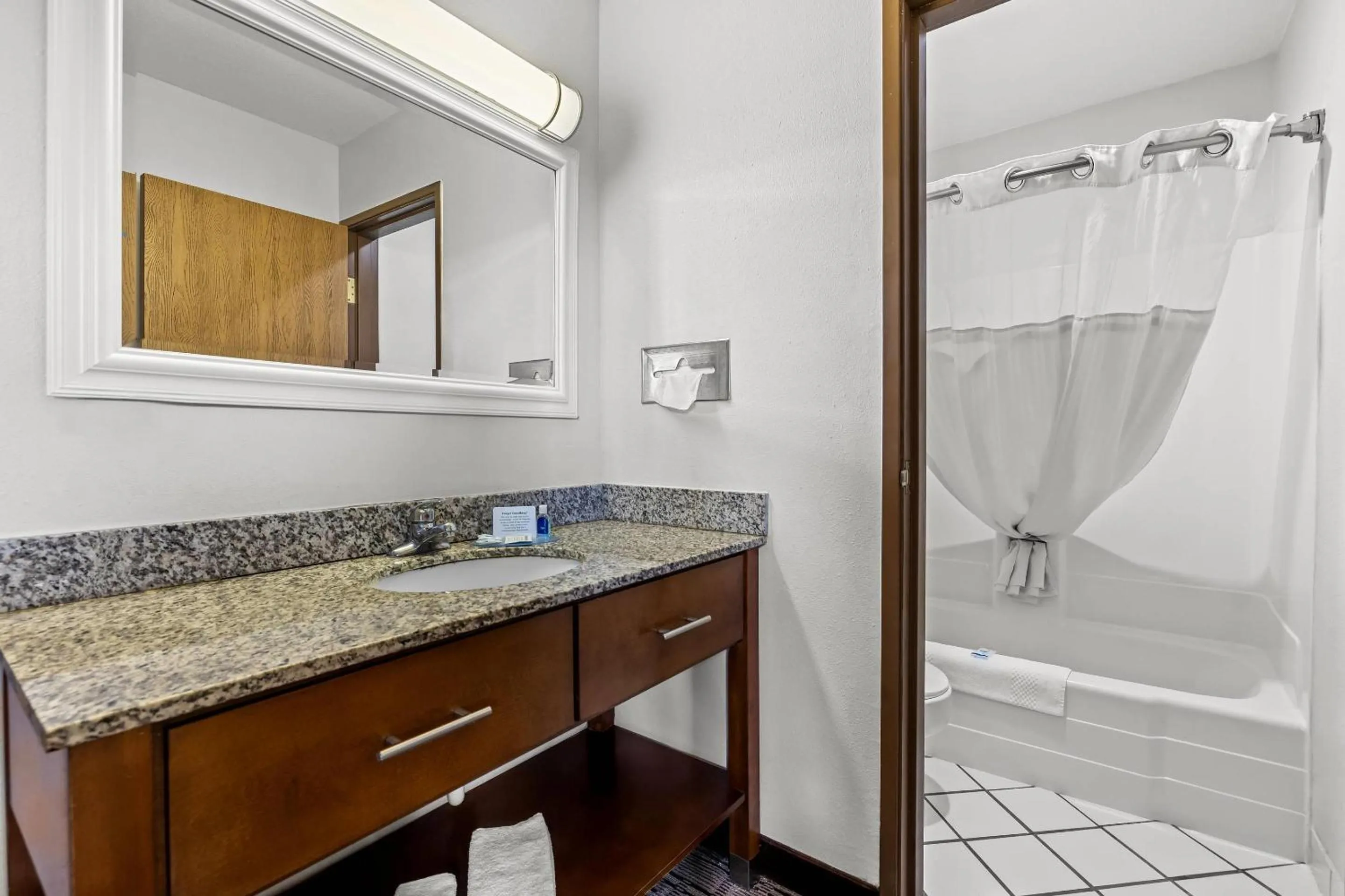 Bedroom in Rodeway Inn Rapid City North