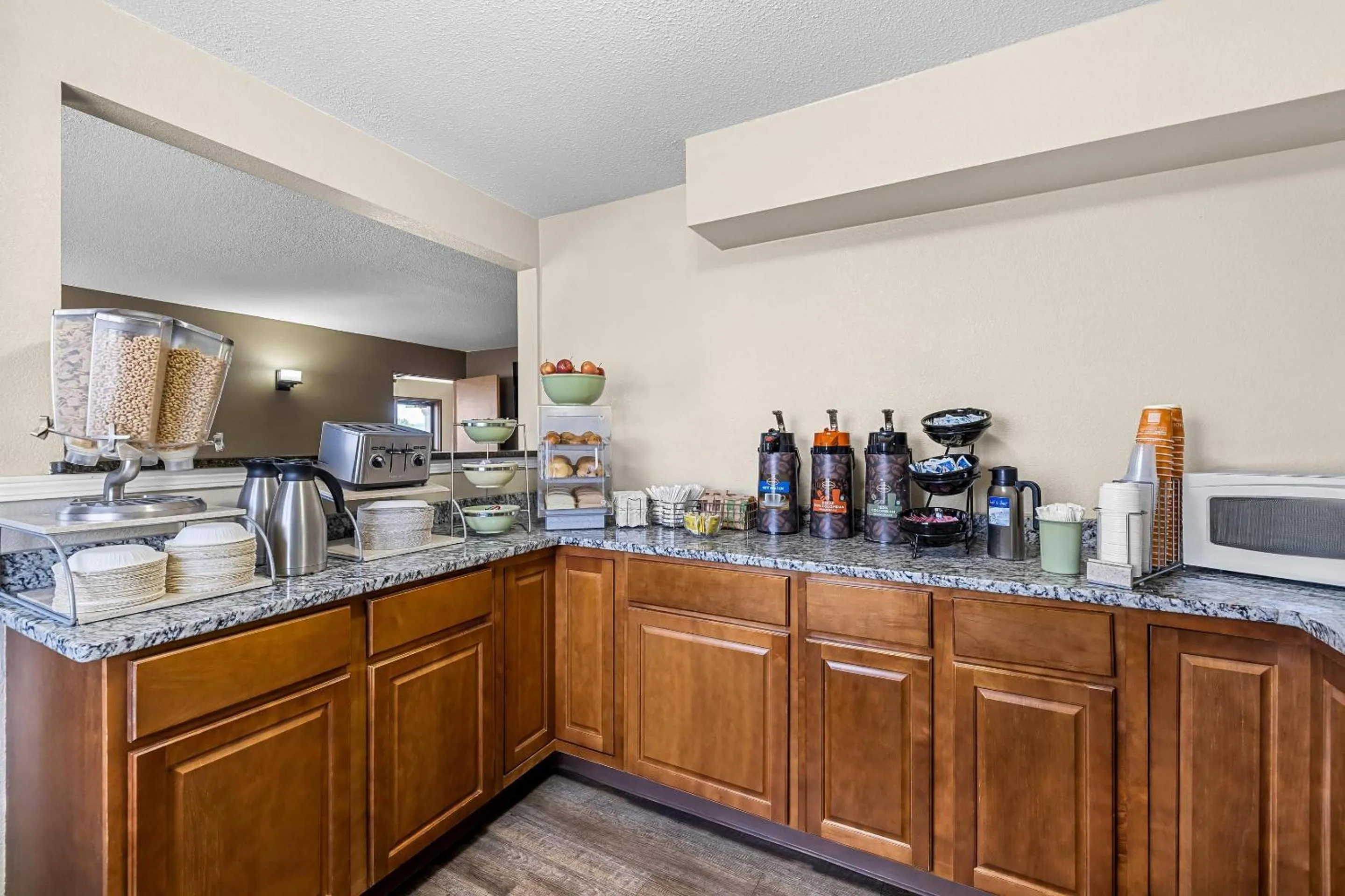 Breakfast in Rodeway Inn Rapid City North