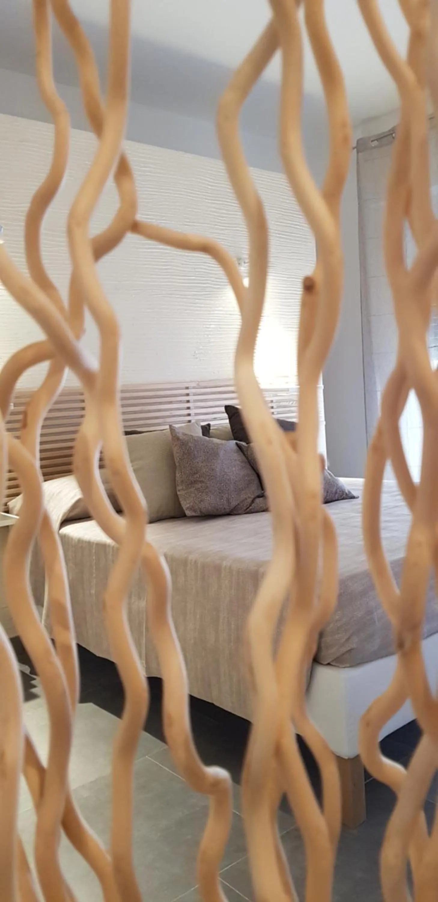 Decorative detail, Bed in LA FINESTRA SUL PORTO