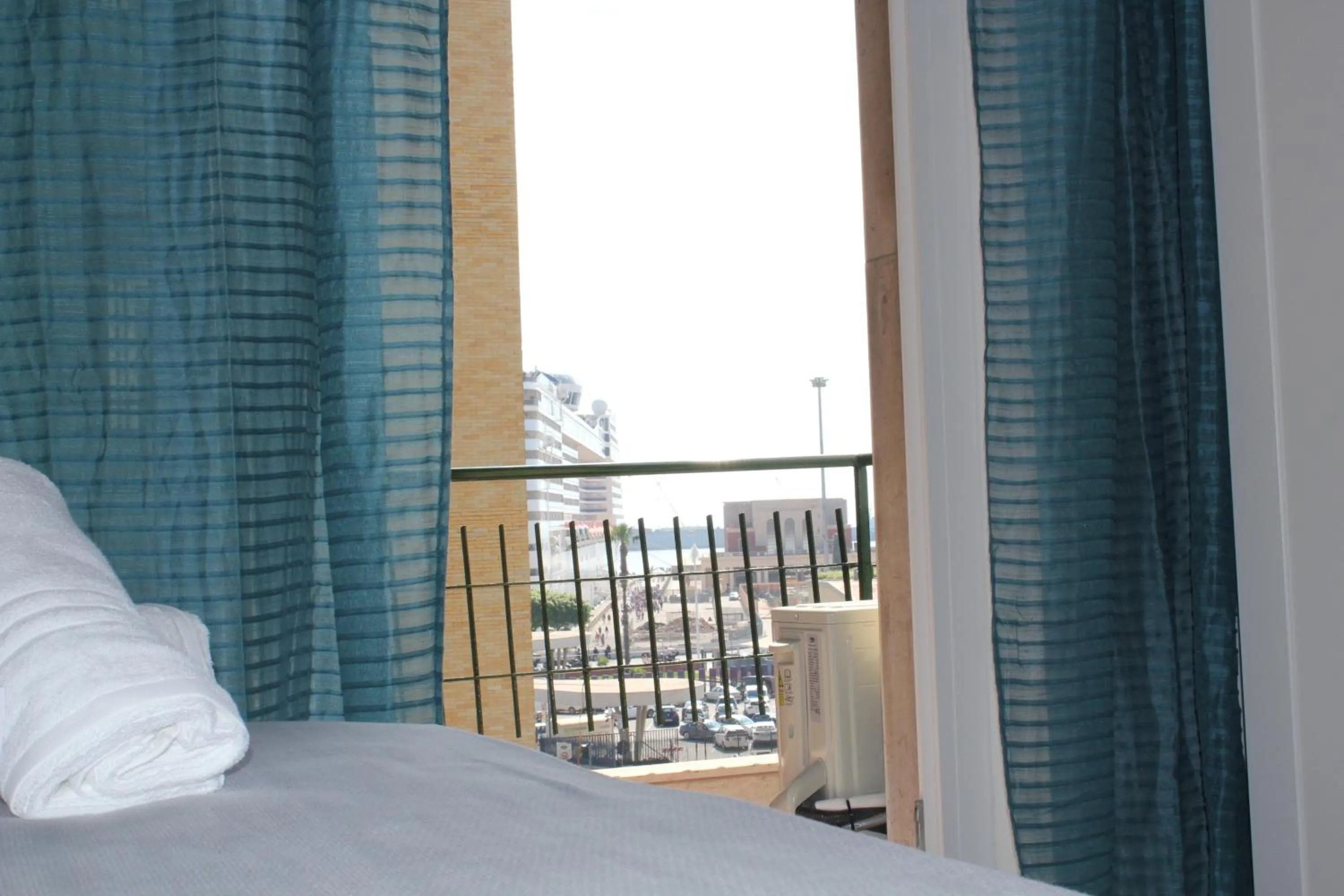 Balcony/Terrace, Bed in LA FINESTRA SUL PORTO