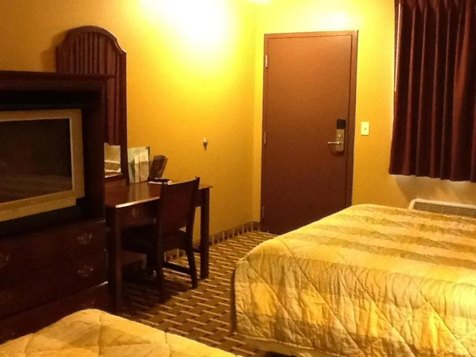 Bed in Caronoda Motel