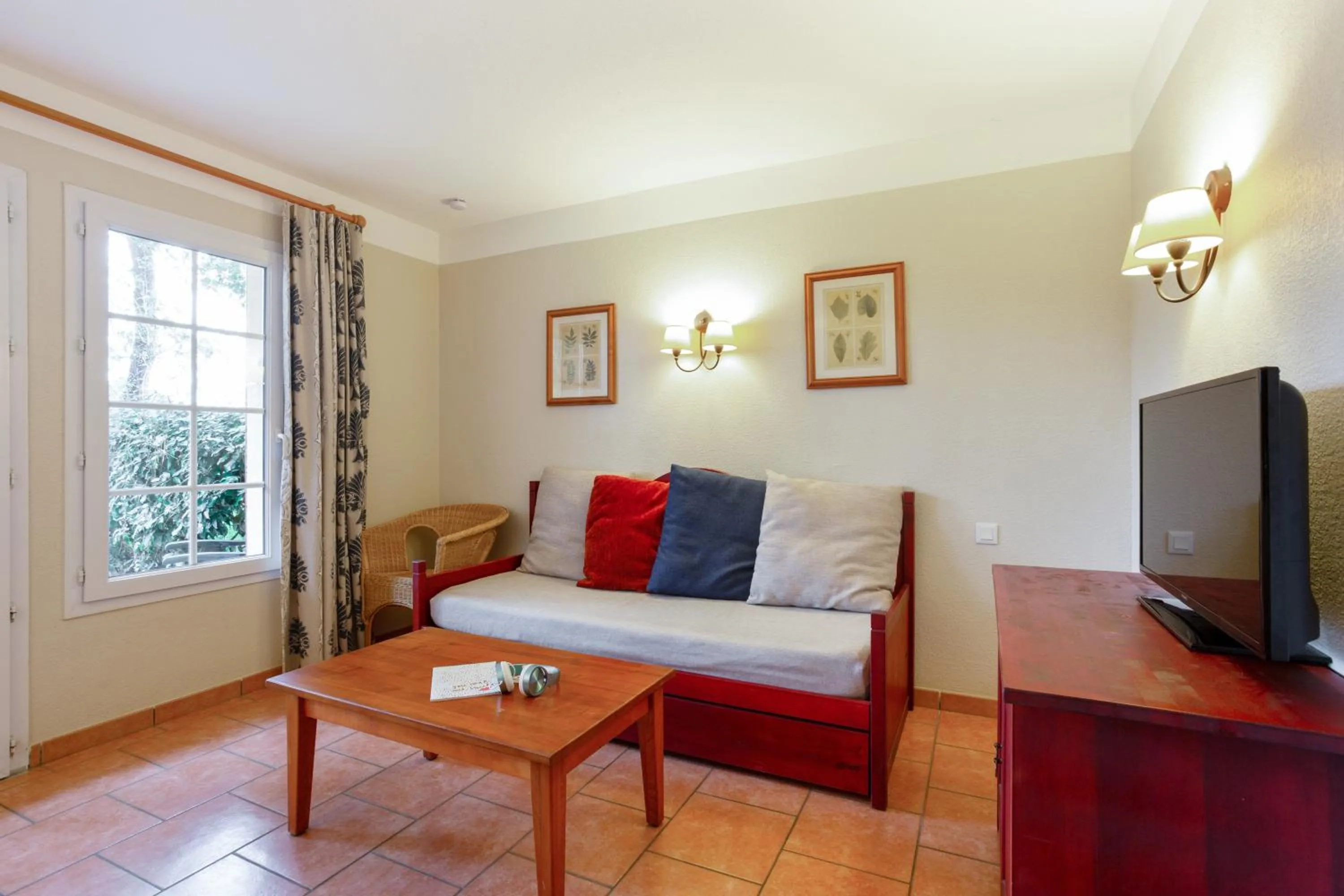 Communal lounge/ TV room in Village Pierre & Vacances Moliets