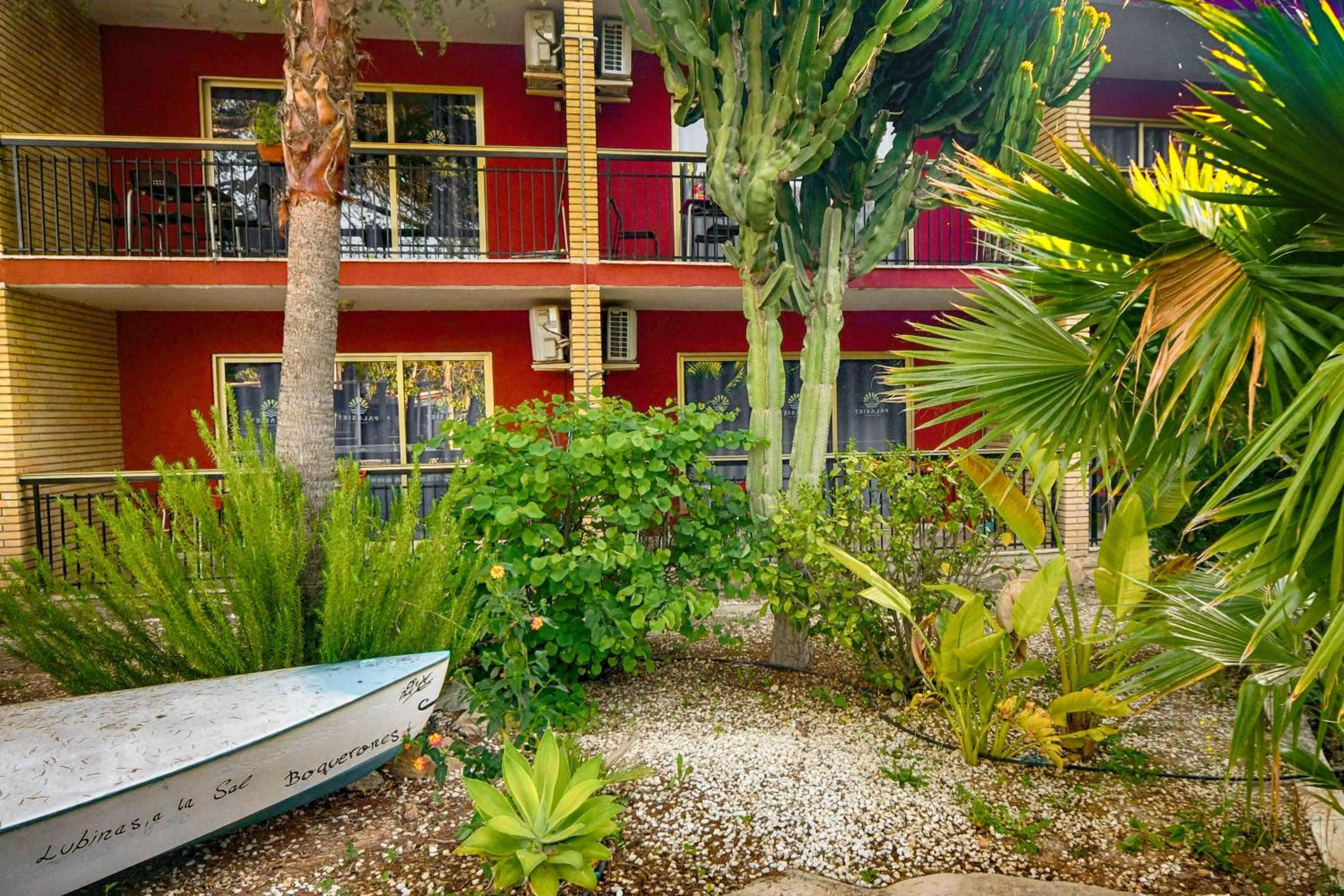 Property building in APARTAMENTOS PALASIET