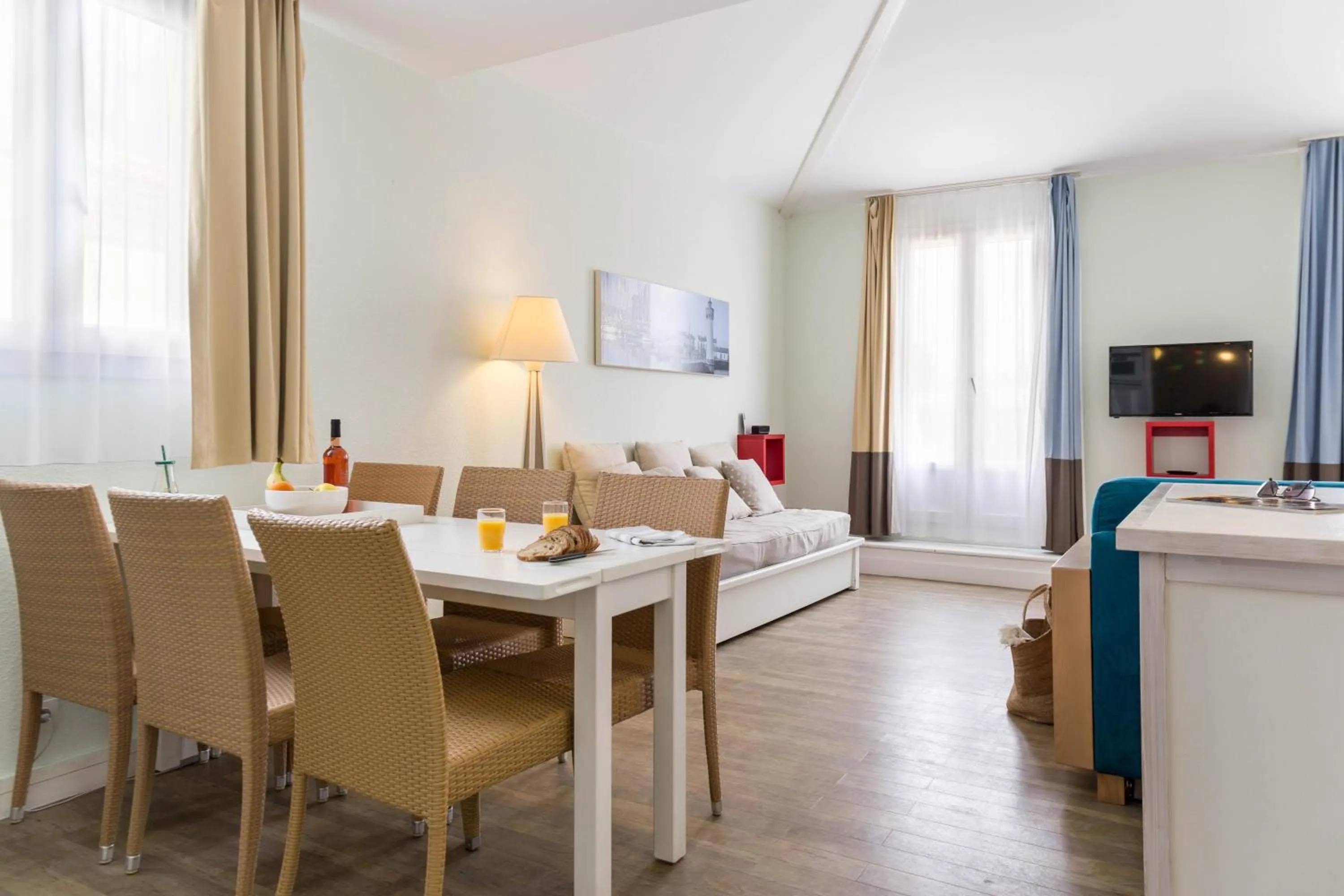 Communal lounge/ TV room in Résidence Pierre & Vacances Le Palais des Gouverneurs