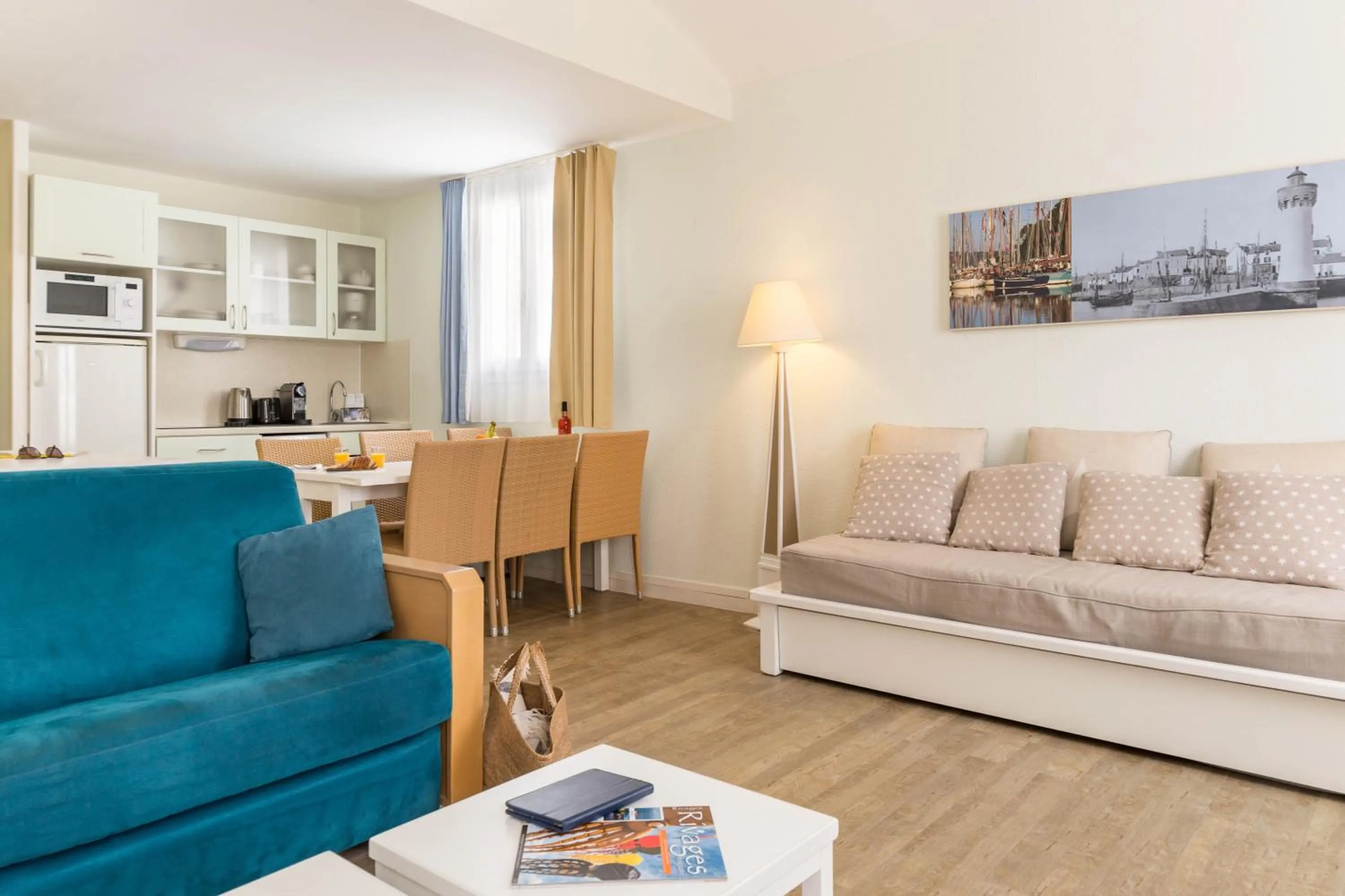 Kitchen or kitchenette in Résidence Pierre & Vacances Le Palais des Gouverneurs