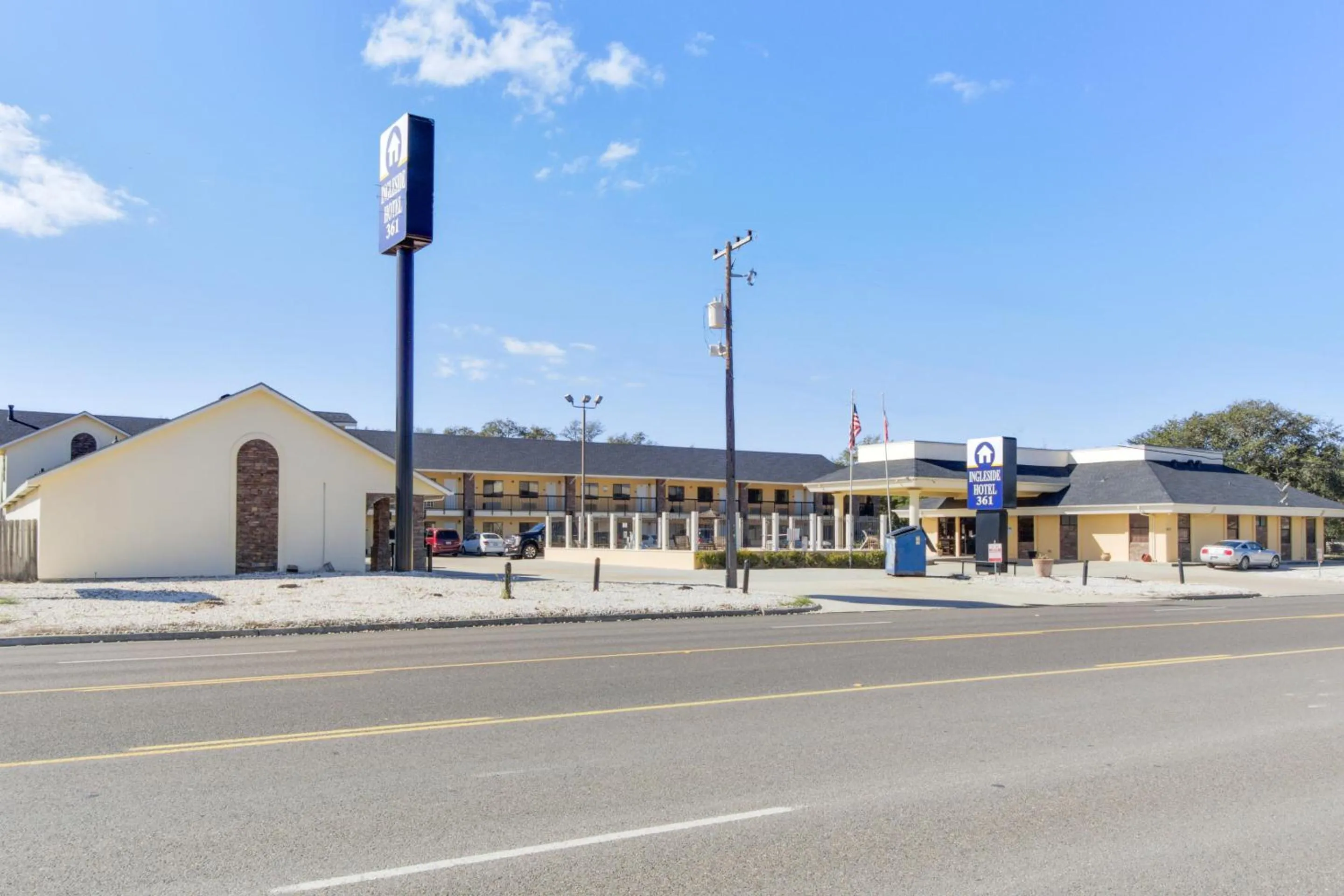 Facade/entrance in OYO Hotel Ingleside TX
