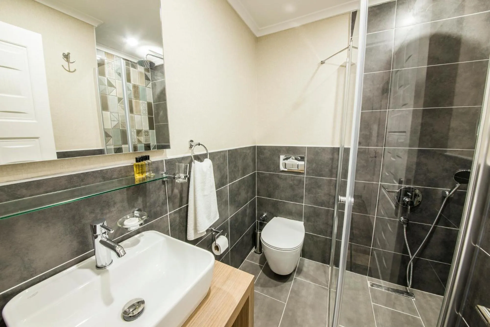 Bathroom in dekatria rooms&aparts