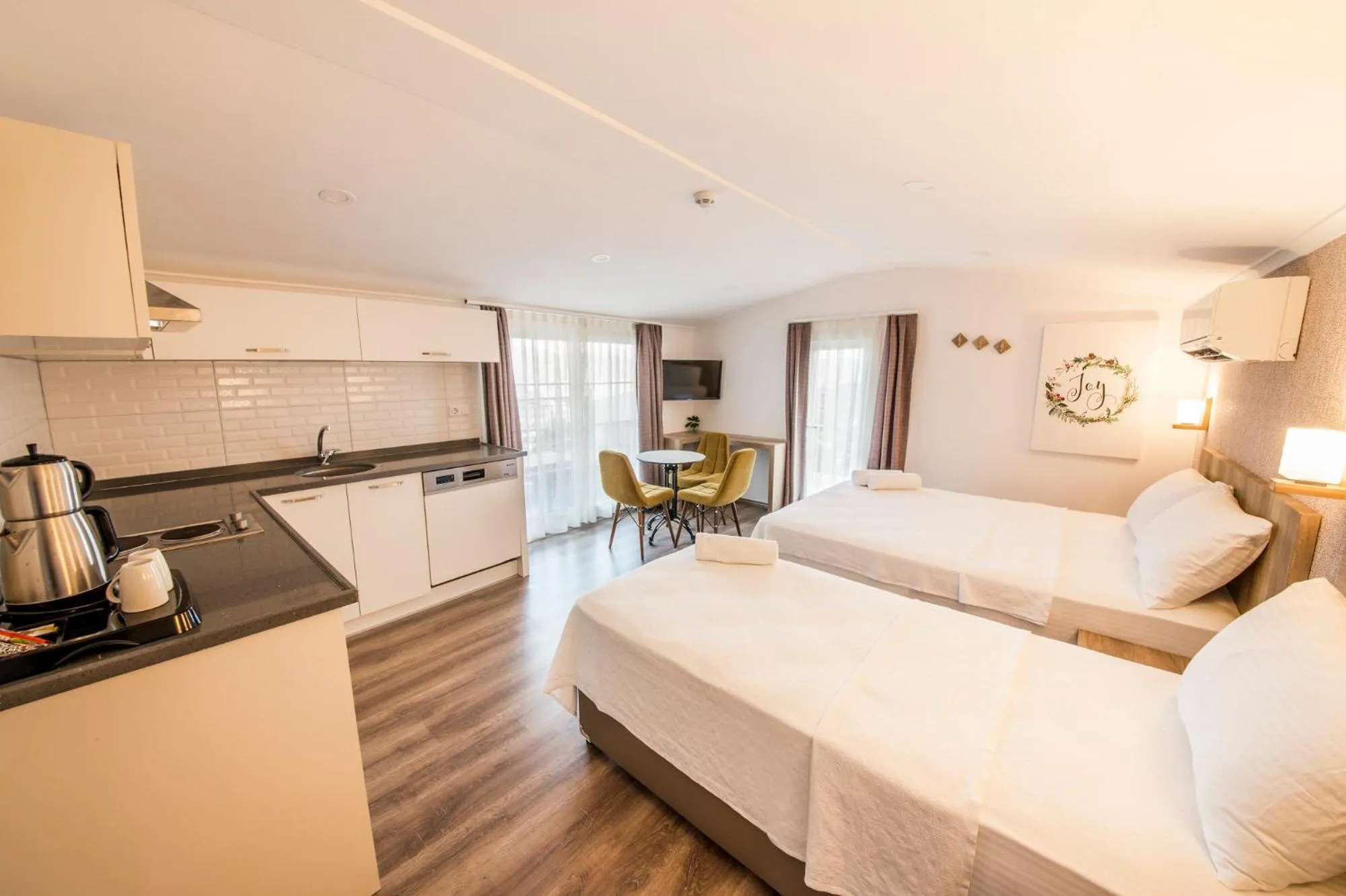 Kitchen or kitchenette, Bed in dekatria rooms&aparts