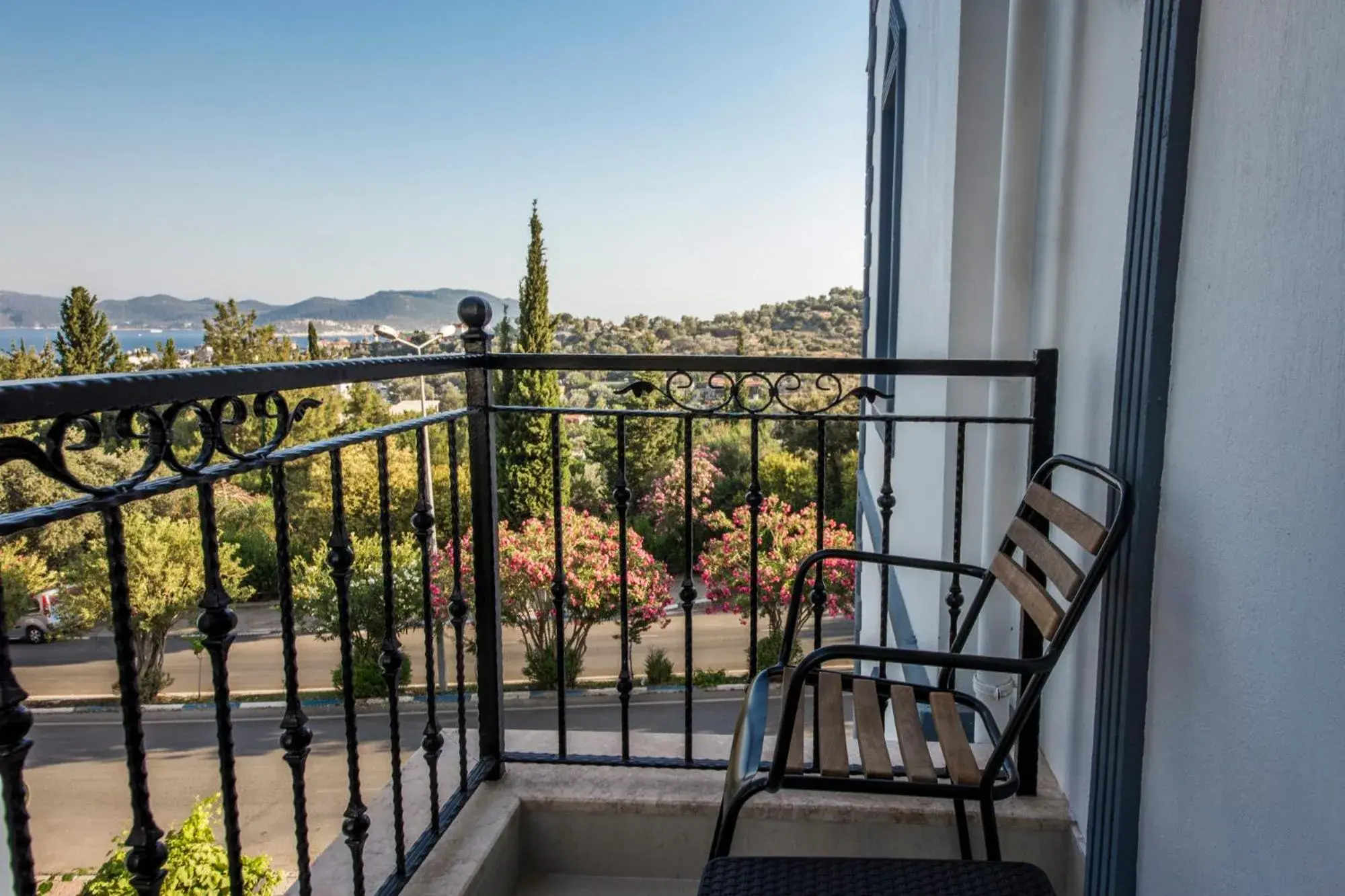 Standard Twin Room in dekatria rooms&aparts Standard Twin Room in dekatria rooms&aparts