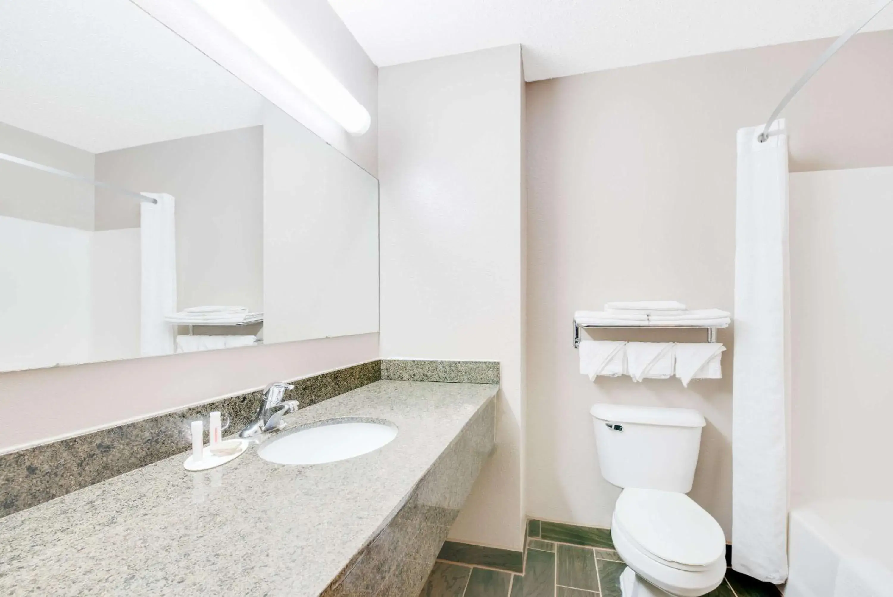 King Room - Non-Smoking in Super 8 by Wyndham Sisseton King Room - Non-Smoking in Super 8 by Wyndham Sisseton