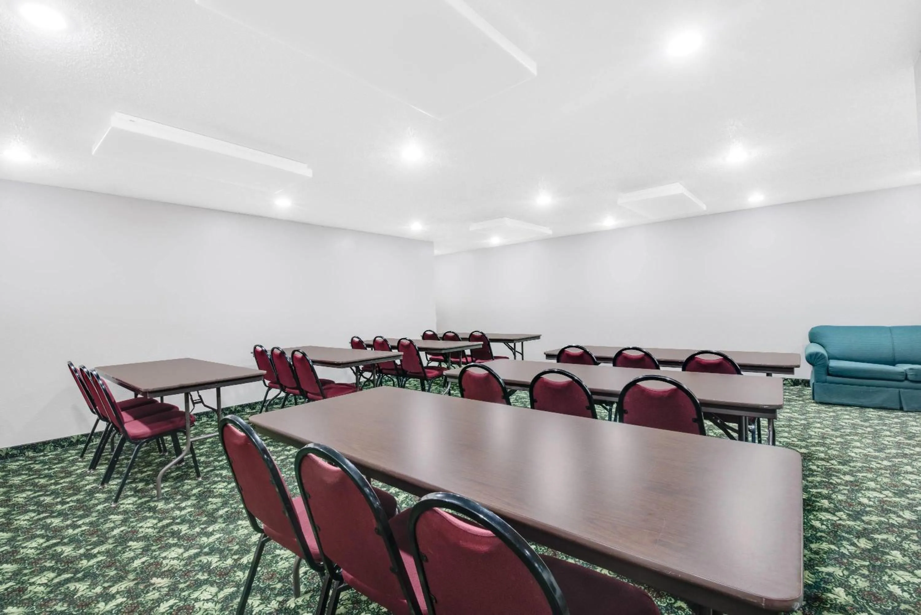 Meeting/conference room in Super 8 by Wyndham Sisseton