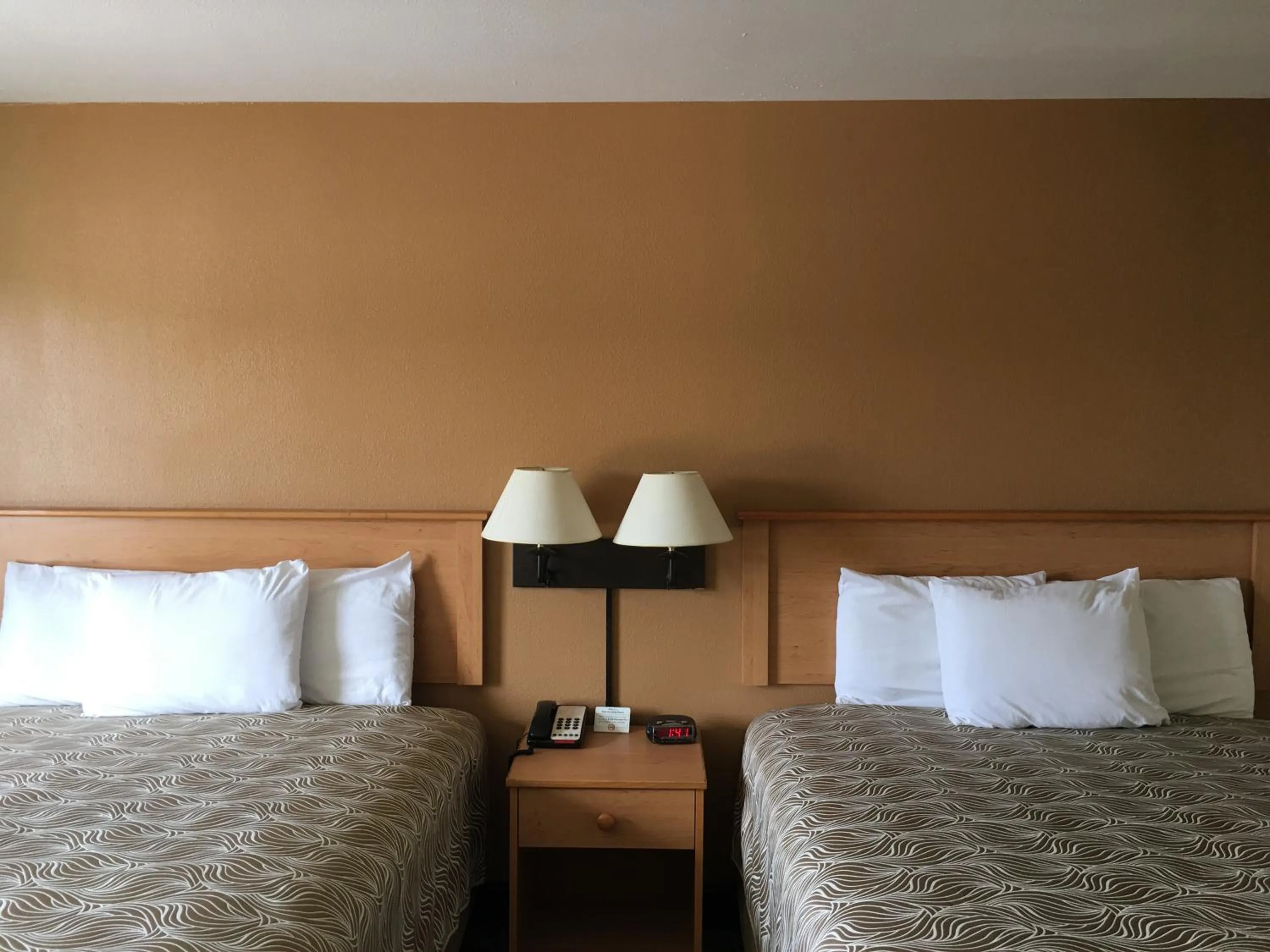 Bed in Hometown Inn-Soddy Daisy