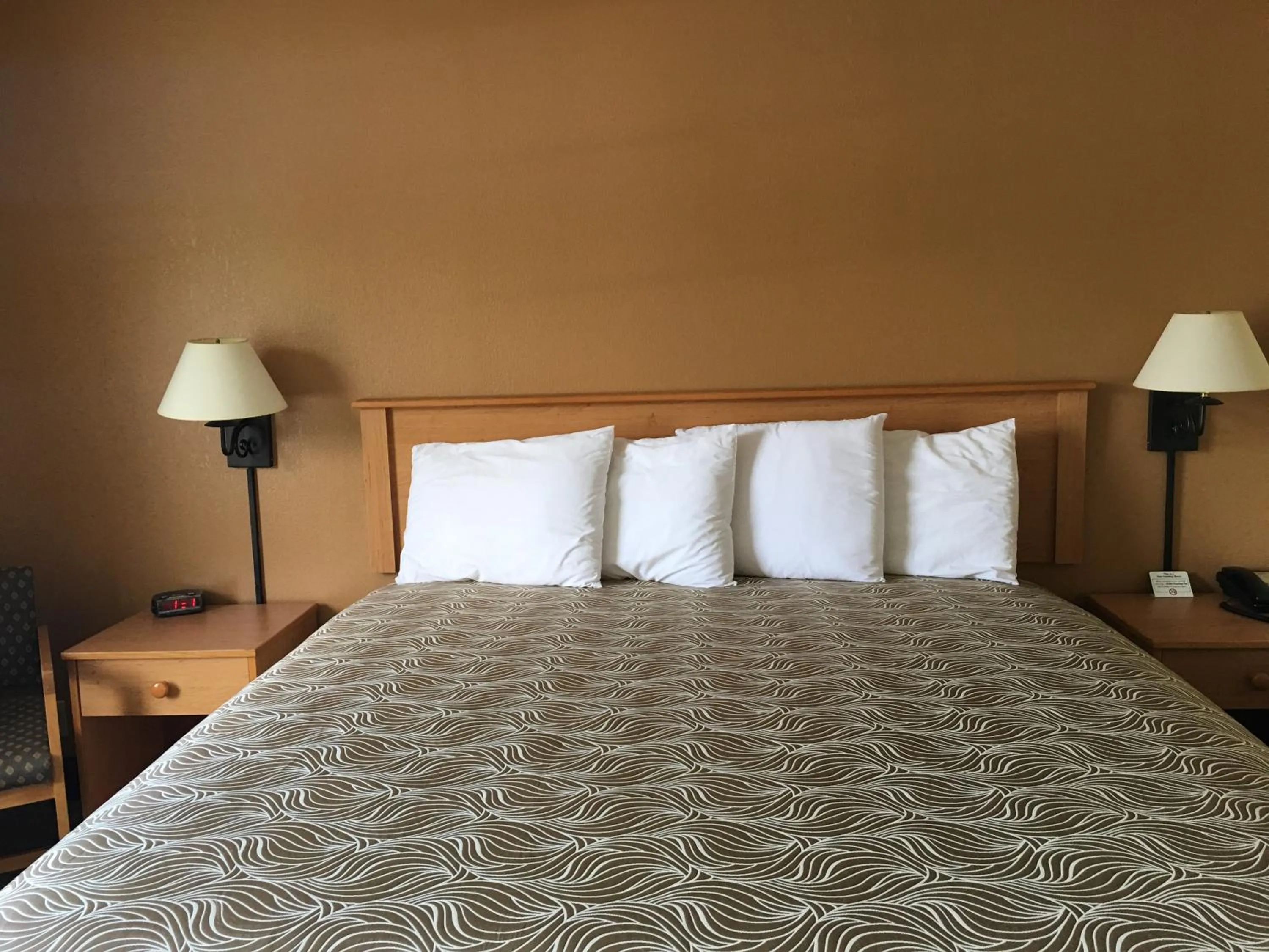 Bed in Hometown Inn-Soddy Daisy