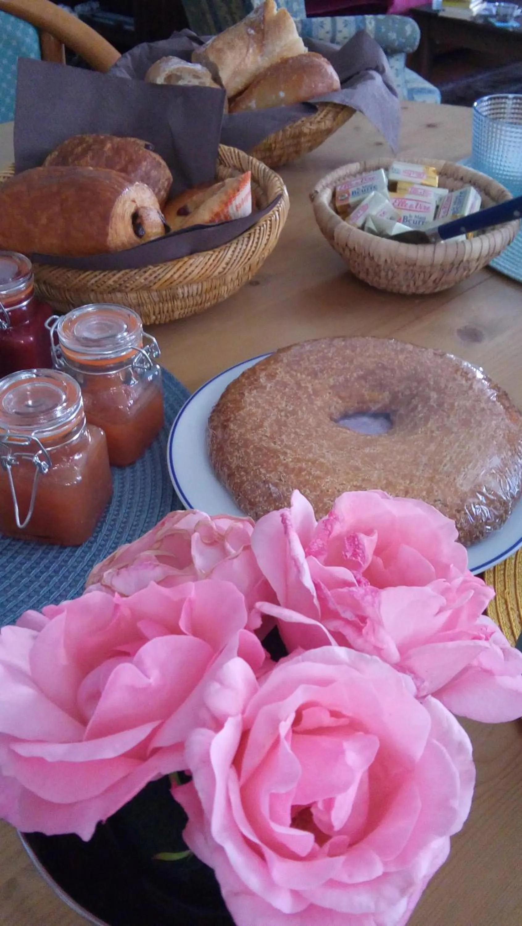 Food and drinks in AUX ROSIERS