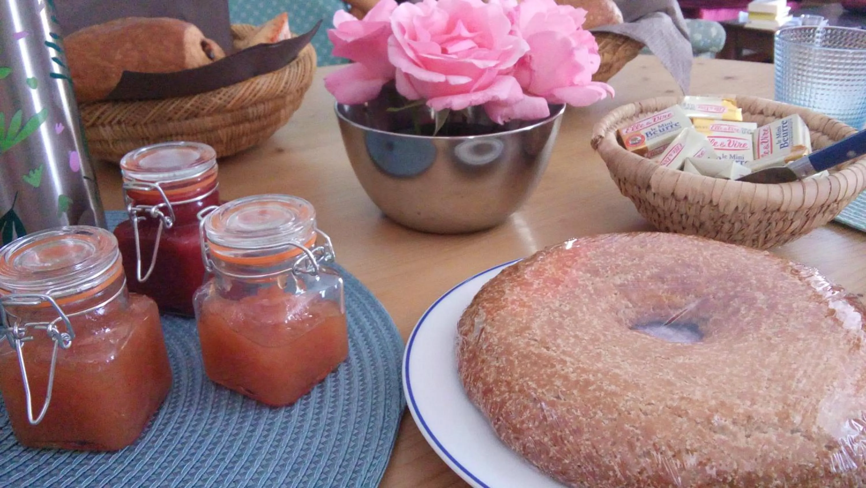 Food and drinks in AUX ROSIERS