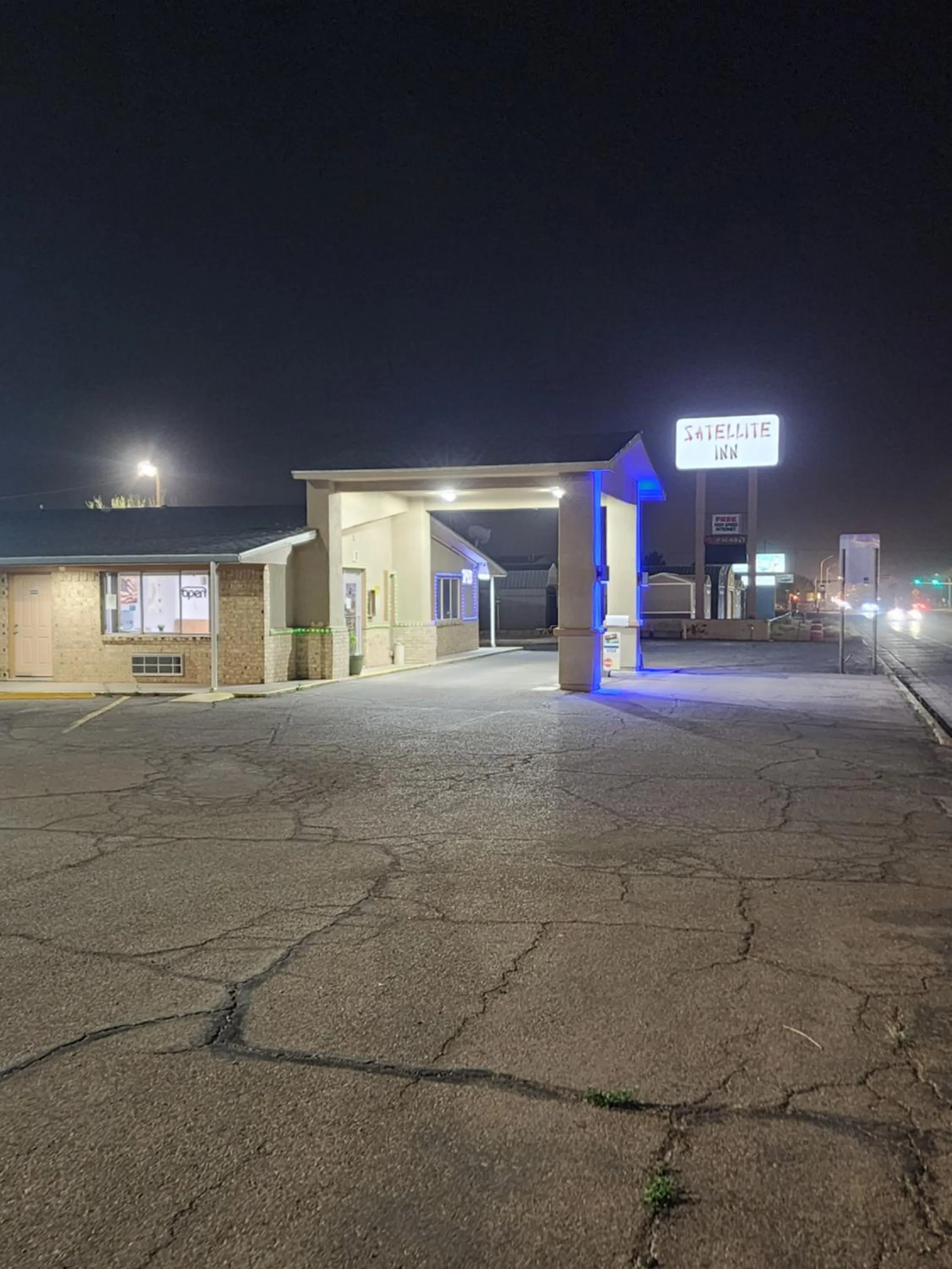 Property building in Satellite Inn