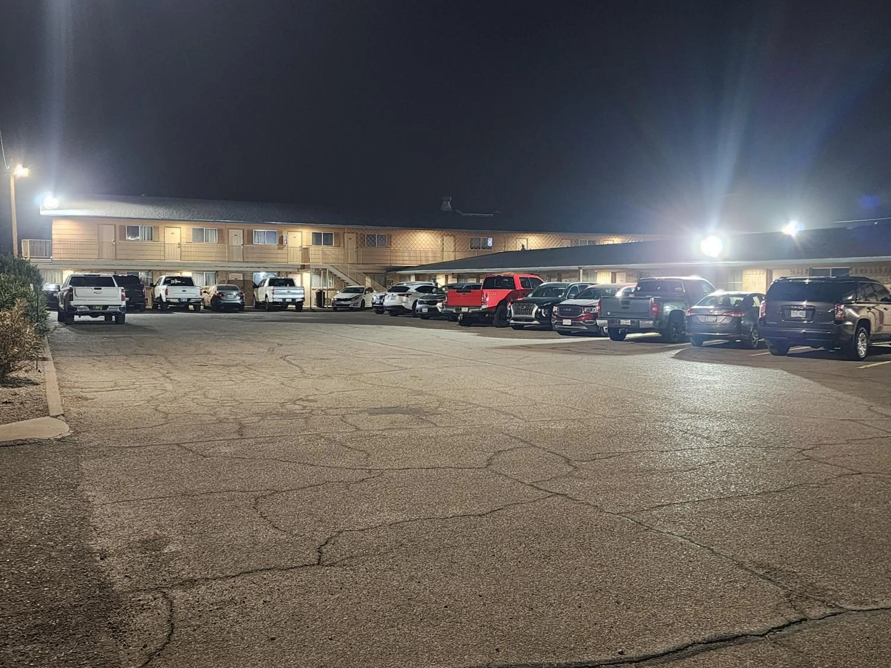 Parking in Satellite Inn