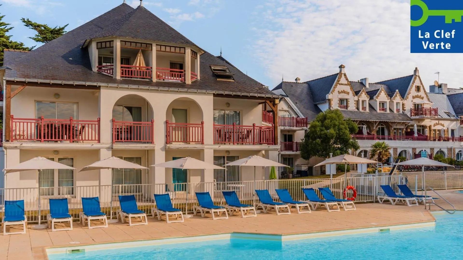 Property building in Résidence Pierre & Vacances Premium Le Domaine de Cramphore