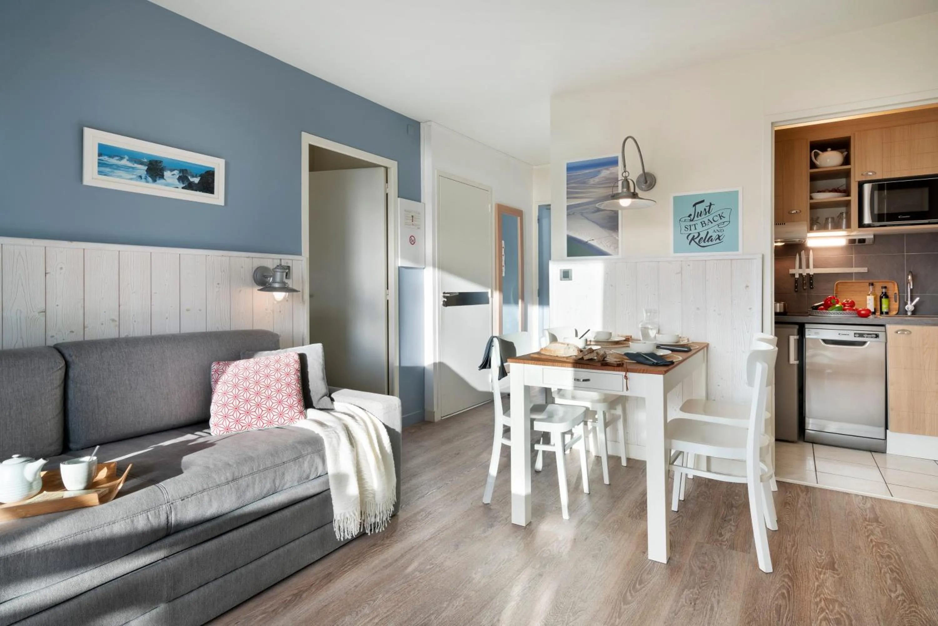 Kitchen or kitchenette in Résidence Pierre & Vacances Premium Le Domaine de Cramphore