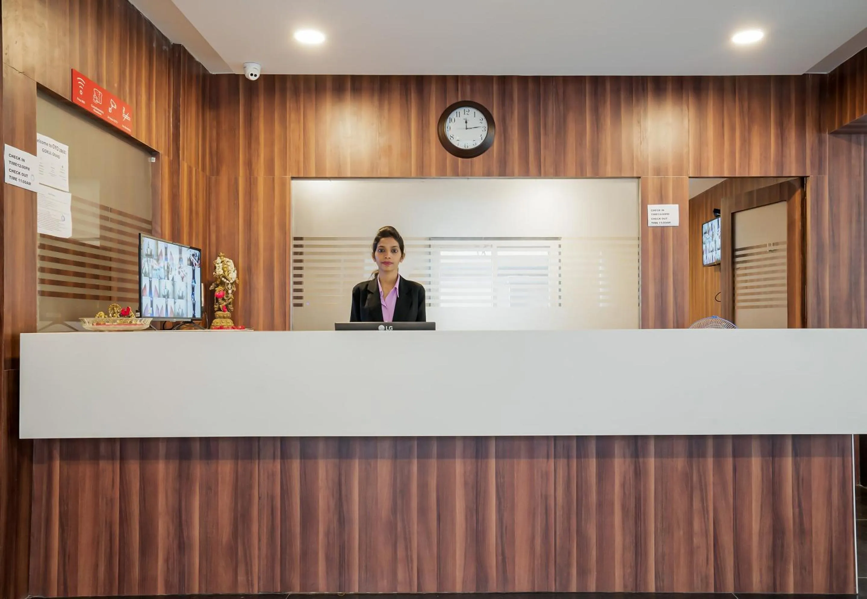 Lobby or reception in Super Hotel O Gokul Grand Near SR Nagar Police Station