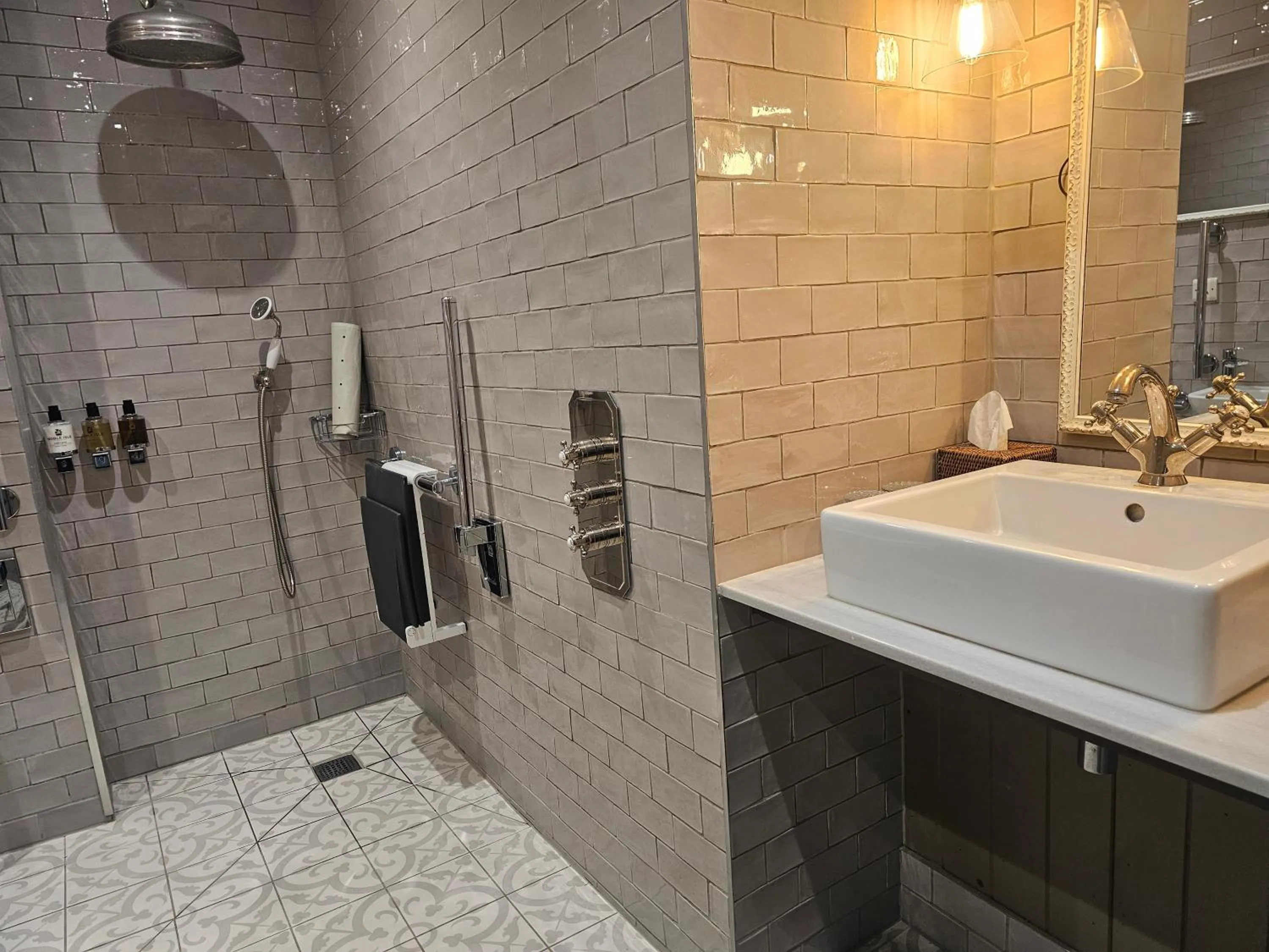 Shower in Beadnell Towers Hotel