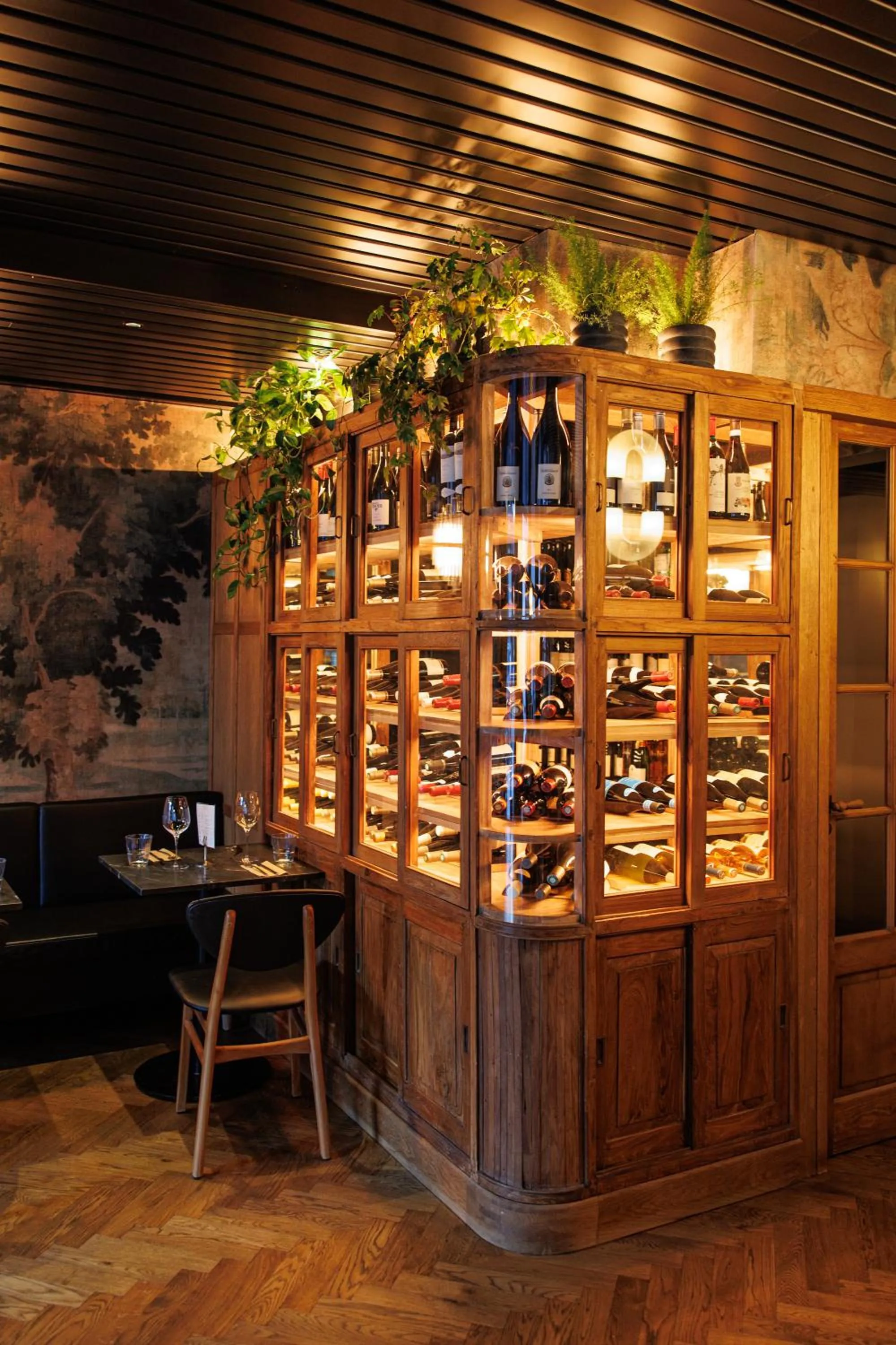 Restaurant/places to eat in Hotel Von