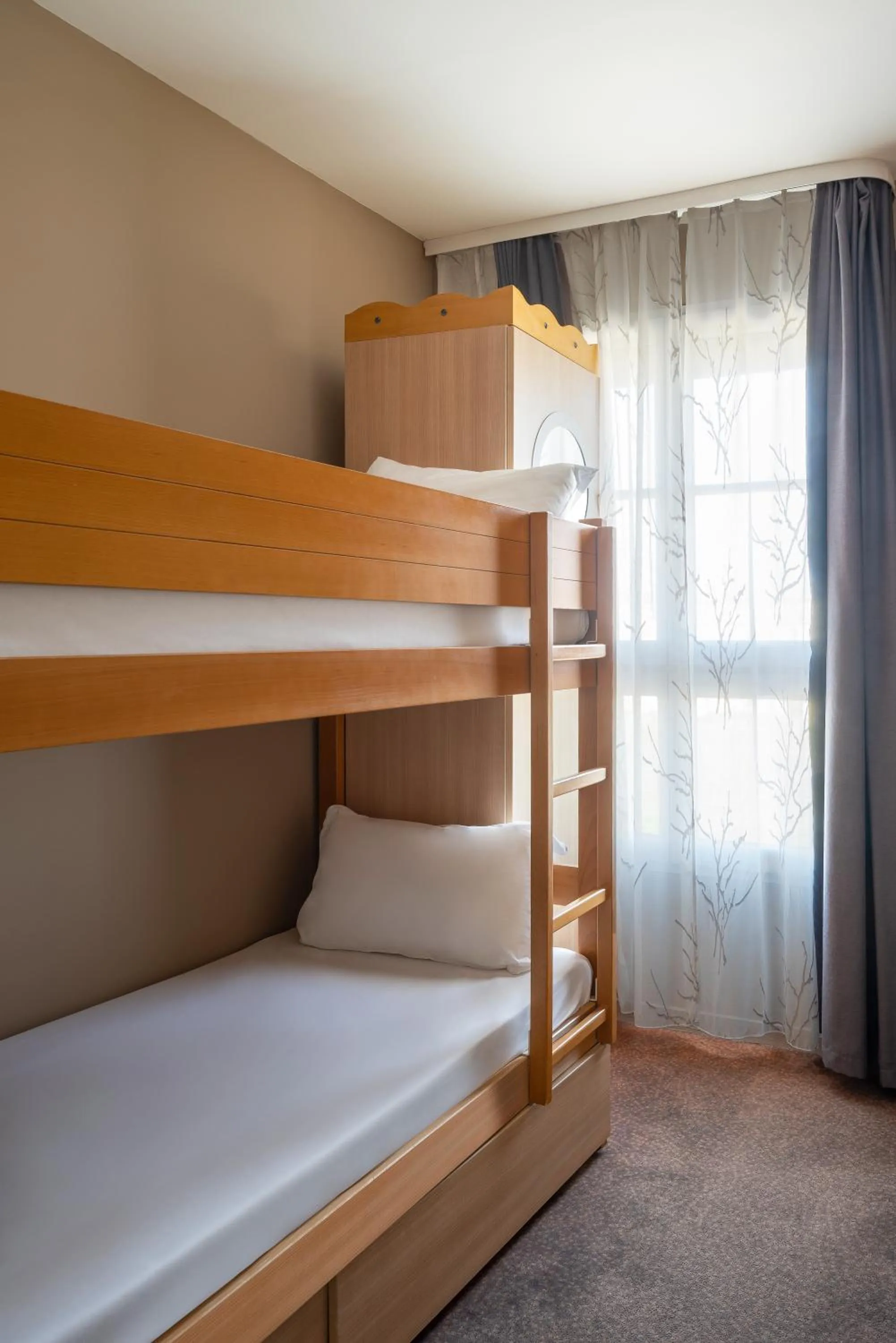 bunk bed, Bed in Aparthotel Adagio Val d'Europe près de Disneyland Paris