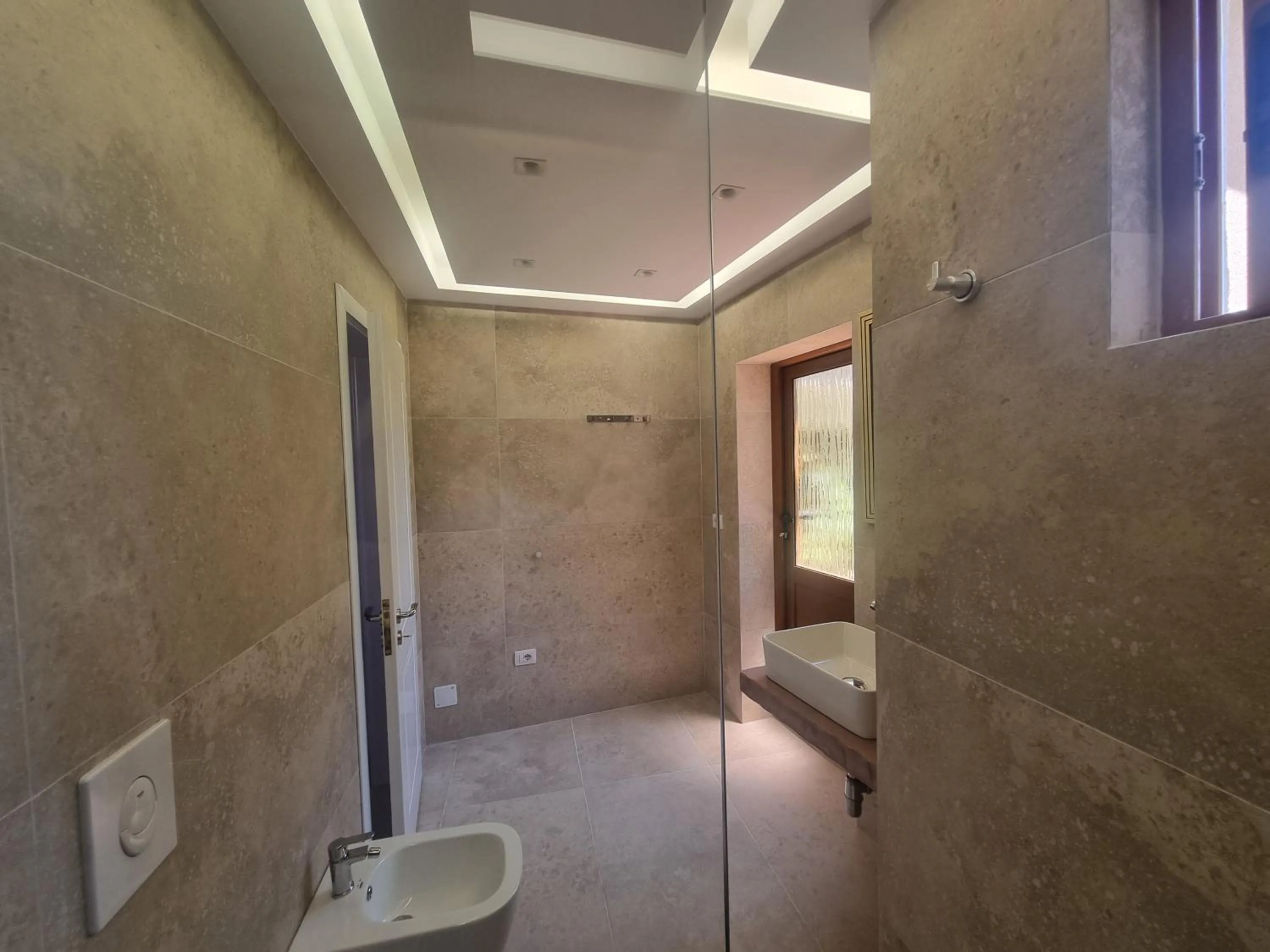 Shower in HOTEL VILA TWIX