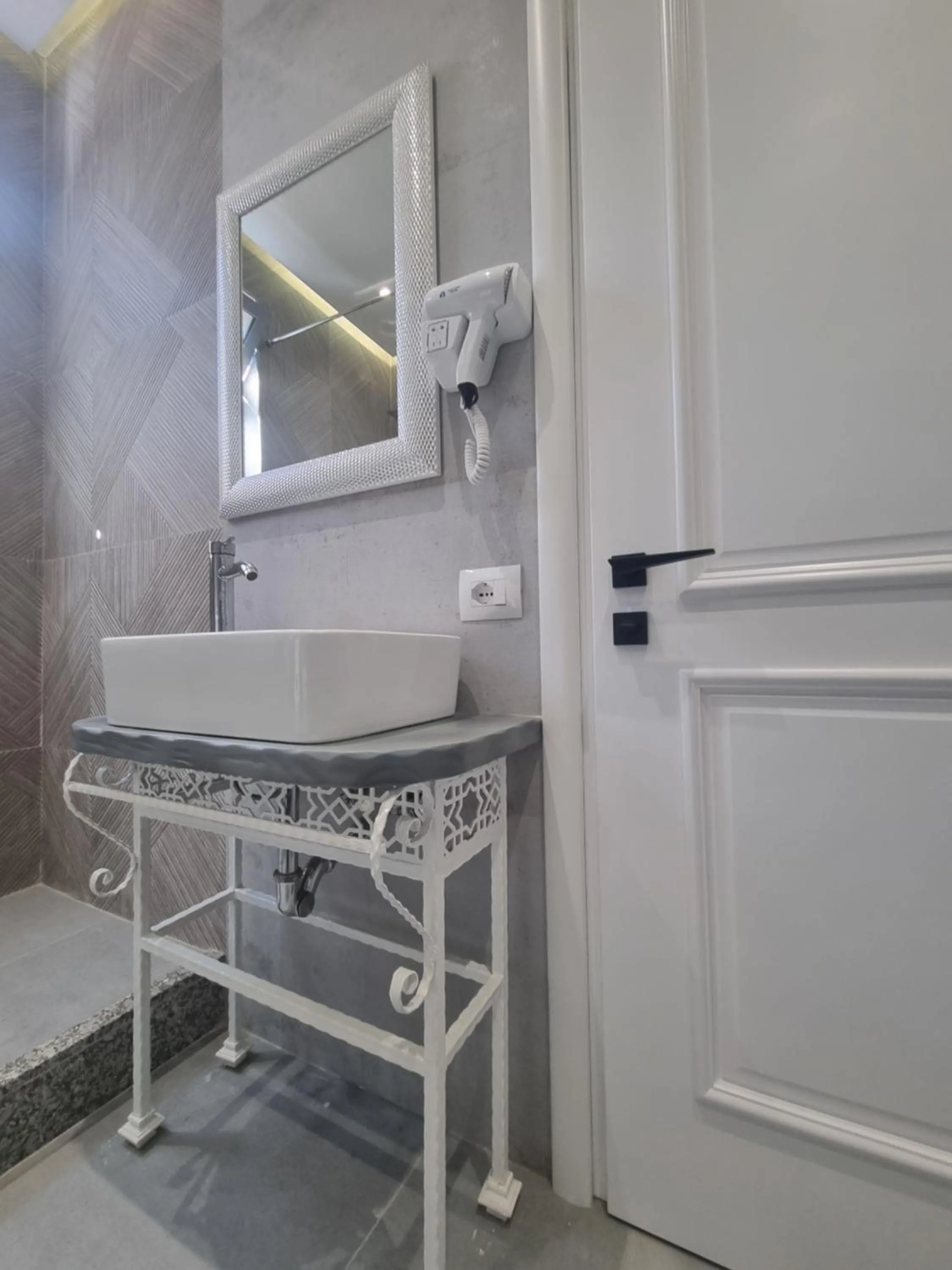 Bathroom in HOTEL VILA TWIX