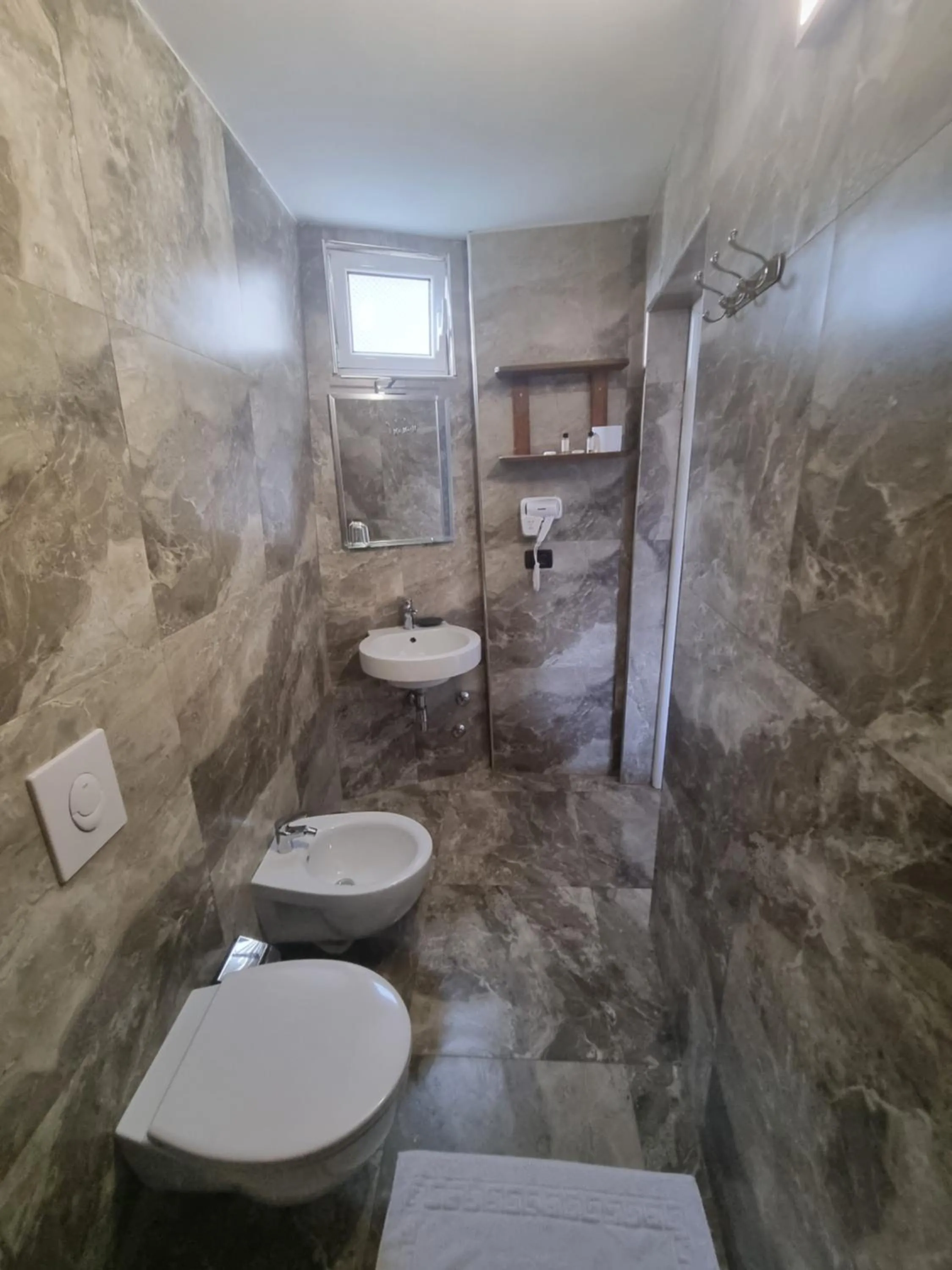 Shower in HOTEL VILA TWIX