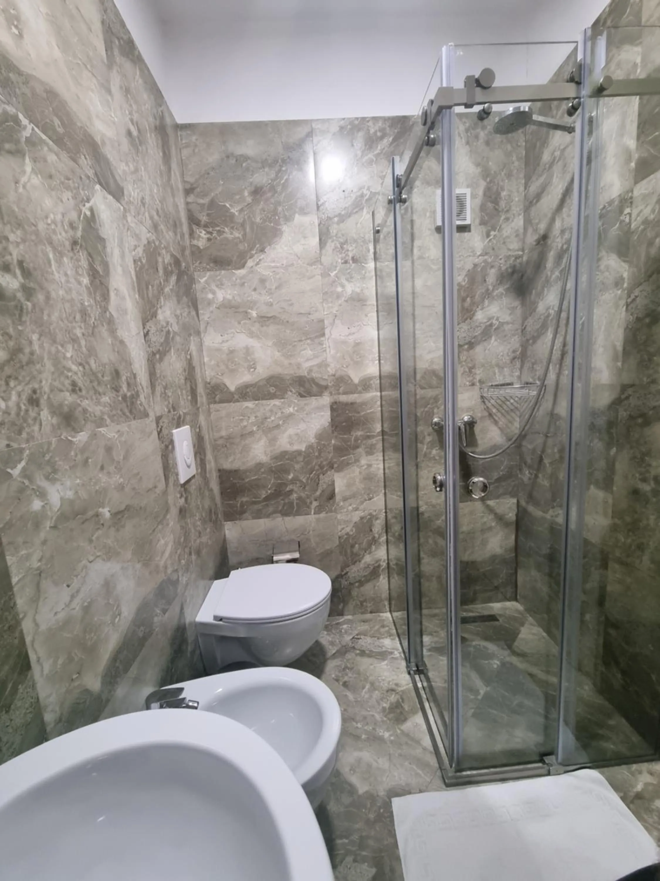 Shower in HOTEL VILA TWIX